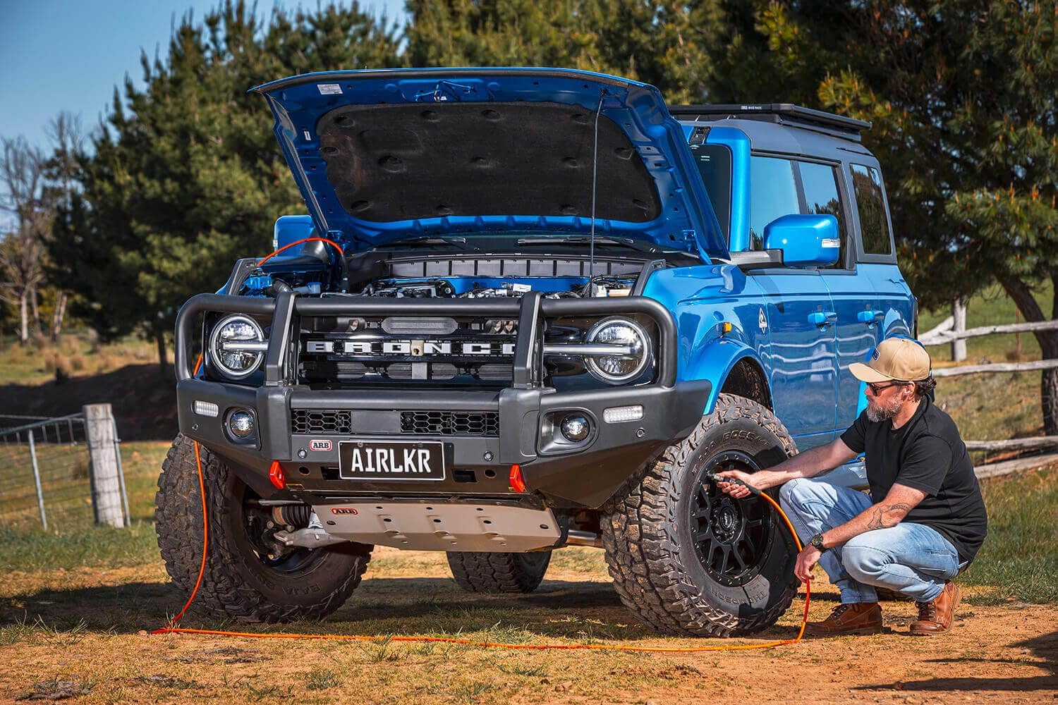 ARB Compresor de Aire sin escobillas CKBLA12 de 12 V con Motor a Bordo Premium con Salida de 1.5X. Ideal para un Tiempo de inflado de neumáticos más rápido y Aventuras Todoterreno 4x4 - Lanzamiento