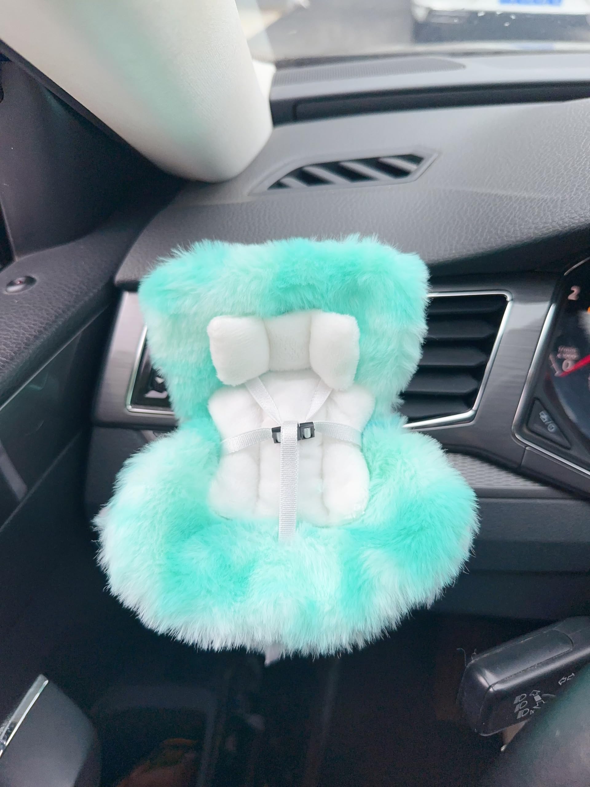Doll Car Seat for 17cm Dolls with Air Vent Clip and Desktop Stand, Cute and Functional Car Ornament for Blind Box Doll Fans, Collectors (Mint Green Ombre​)
