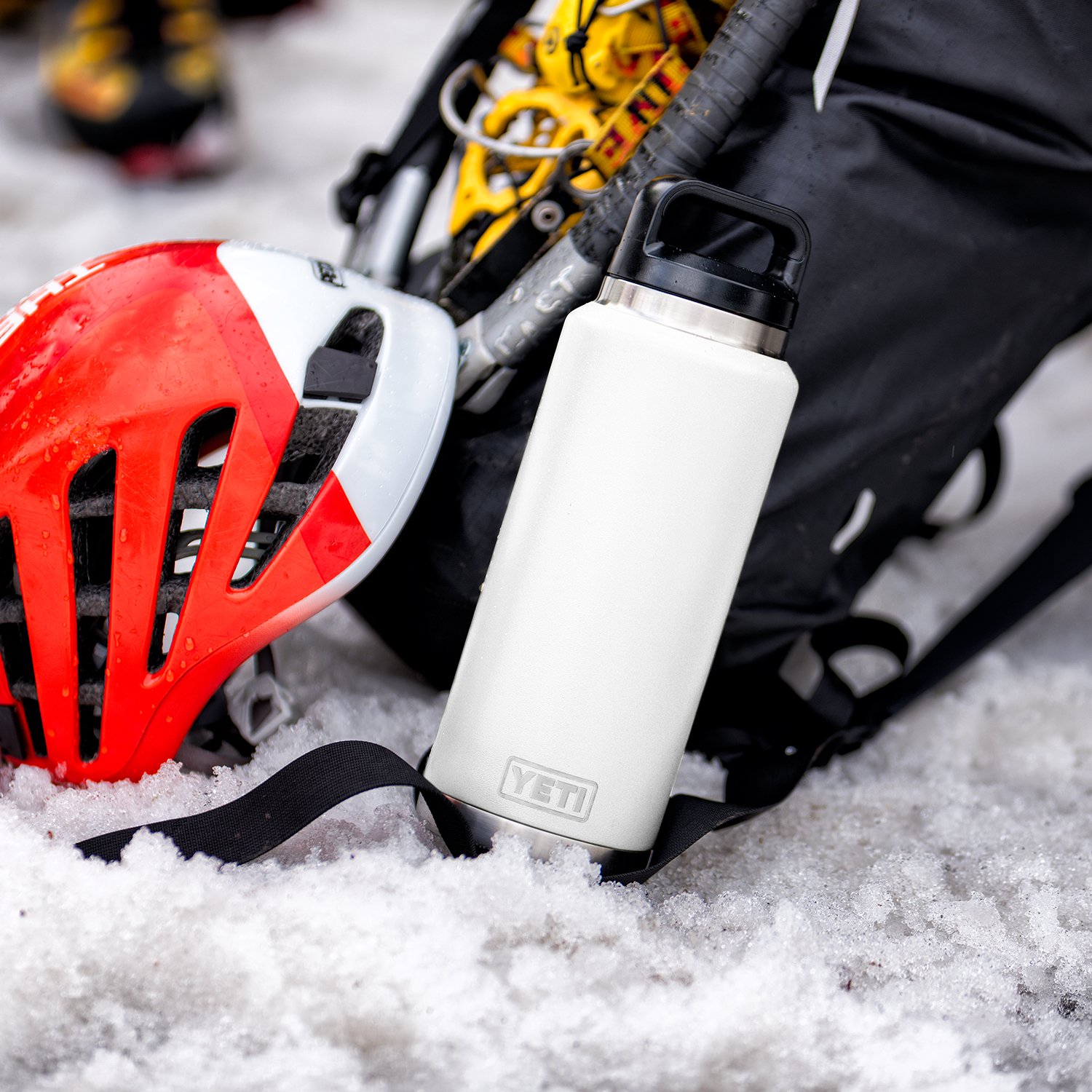 YETI Rambler 26 oz Bottle ホワイト　イエティ Yeti Rambler 26oz Bottle with Chug Cap - White | Berings