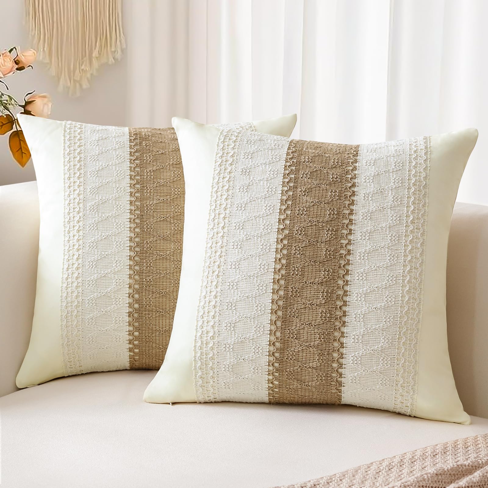 Housses de coussin bohème en coton pour sublimer votre salon
