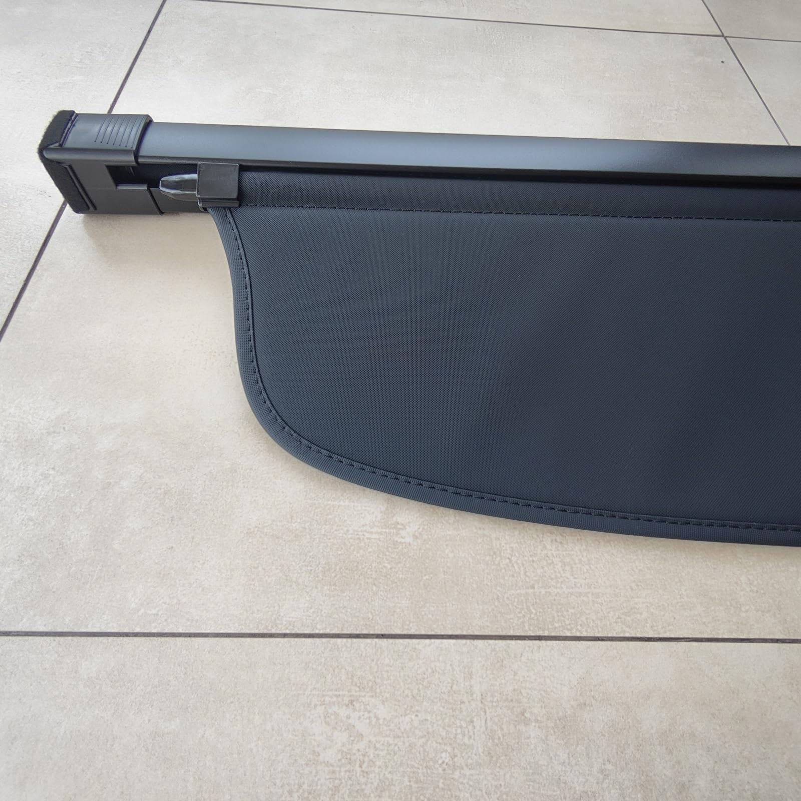 GEPCO Laderaumabdeckung Rollo kompatibel mit VW Tiguan Allspace II/SEAT Tarraco 2016-2024 | Kofferraumabdeckung Hutablage Gepäckraumabdeckung | Kofferraumrollo Sichtschutz Schwarz | OEM 5NN867871