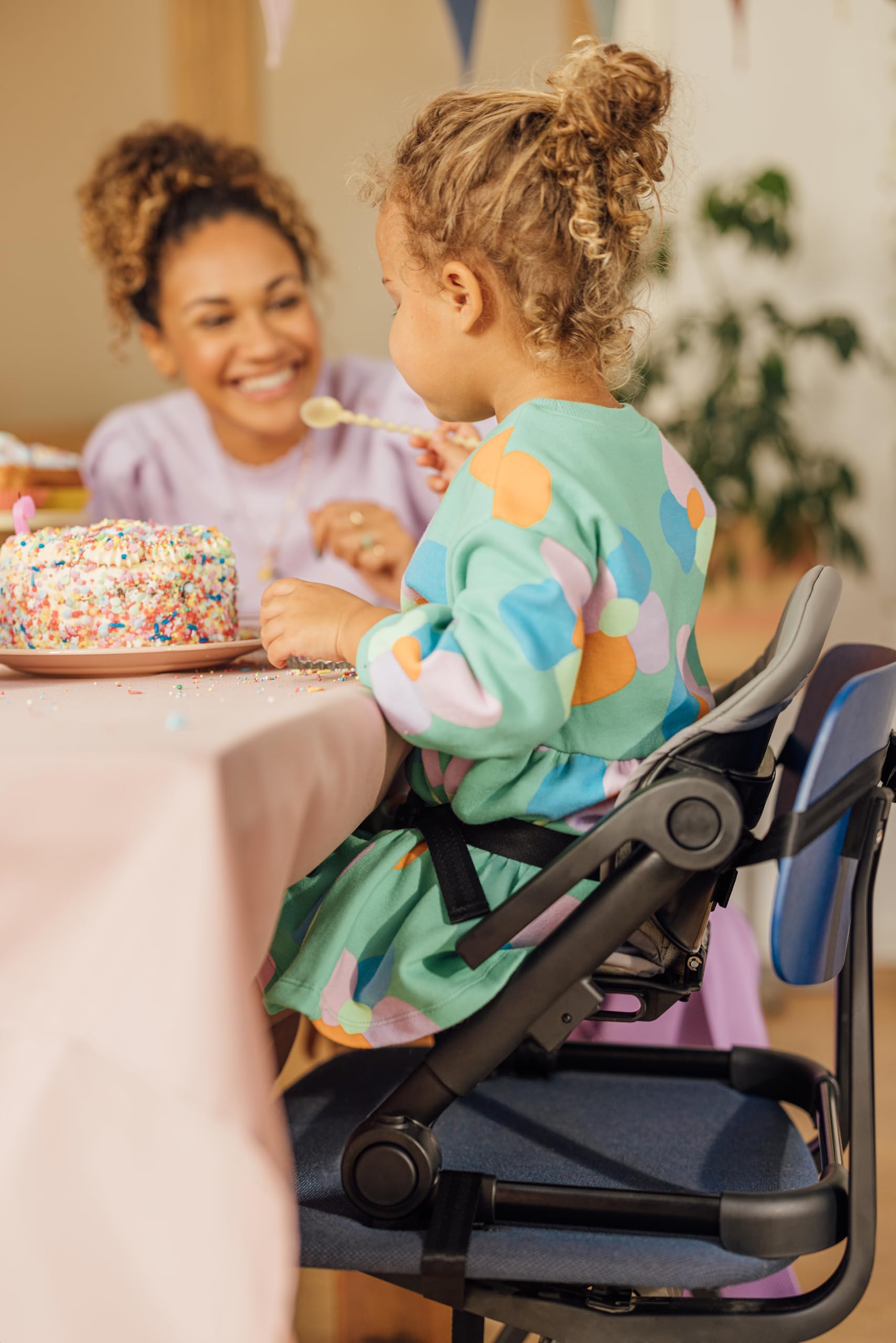 Bebeconfort Moly, Silla Elevadora para Niños, 6M-3Años, 9-15 kg, Trona Portátil para Bebés Ligera, Plegado Compacto, 3 Alturas Ajustables, Asiento de Mesa, 3 Posiciones de Bandeja, Mineral Gray