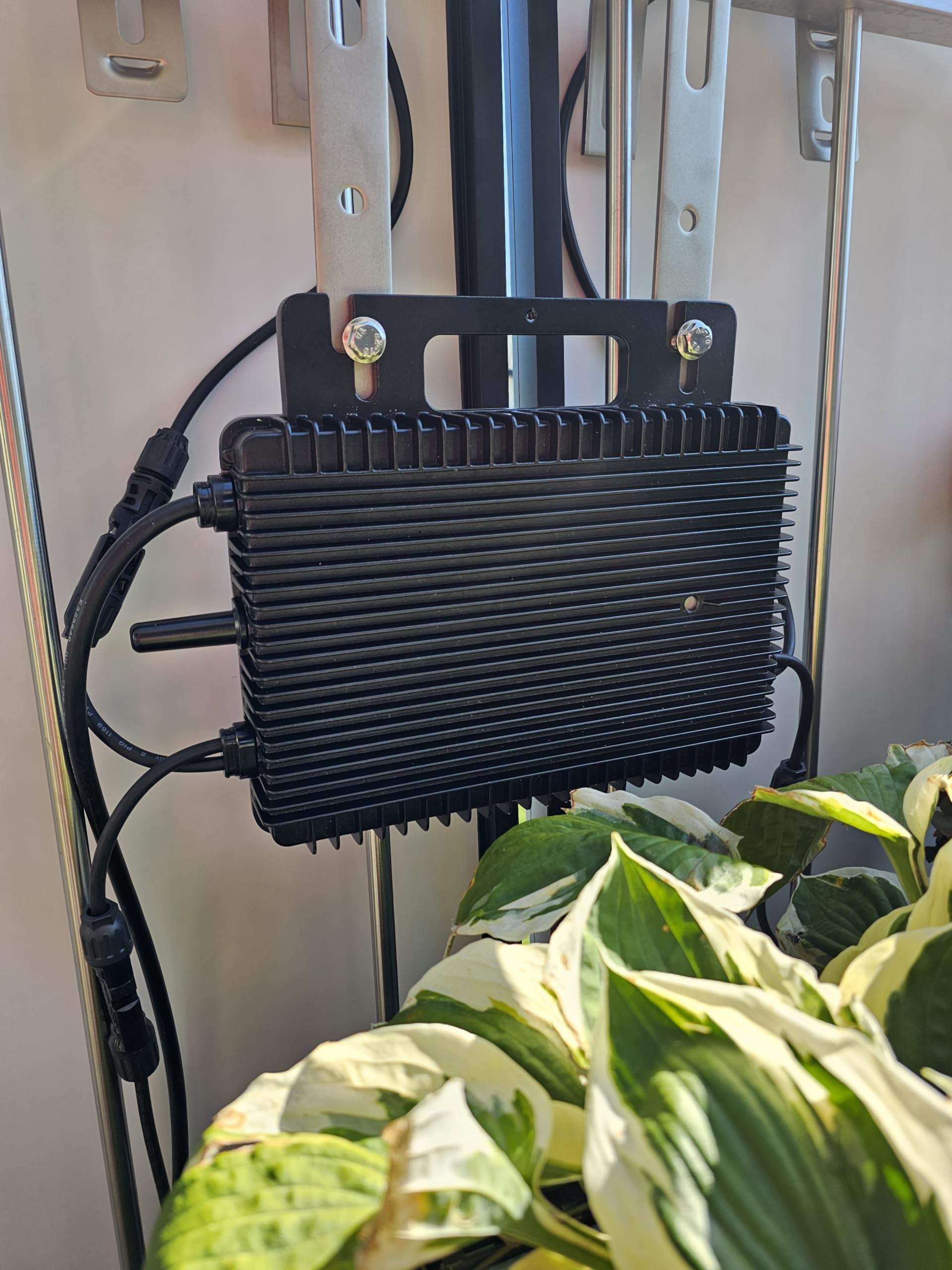 HMS-800W-2T, microinverter con WiFi/DTU integrato per centrali elettriche da balcone, versione 2024