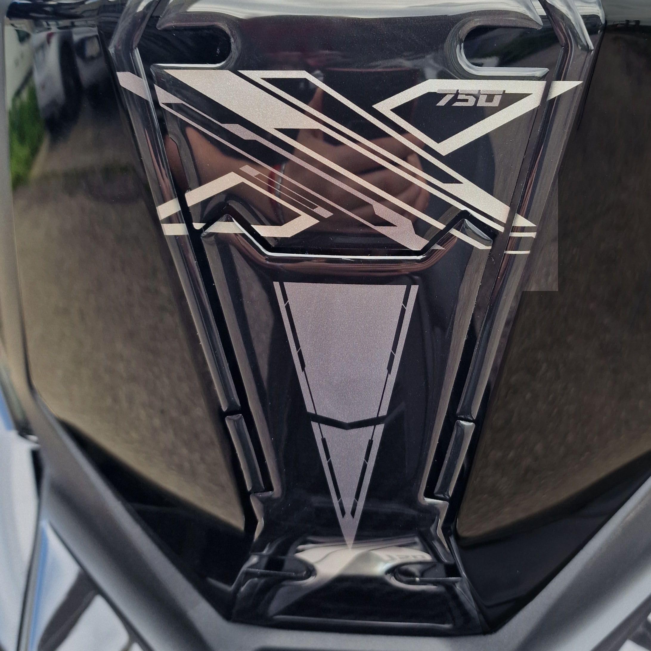 Resin Bike Adesivi Scooter Compatibile con Honda X-ADV 750 2025-2026. Protezioni Console Centrale e Zona Accensione Antigraffio e Antiurto. Adesivi Resinati 3D Made in Italy