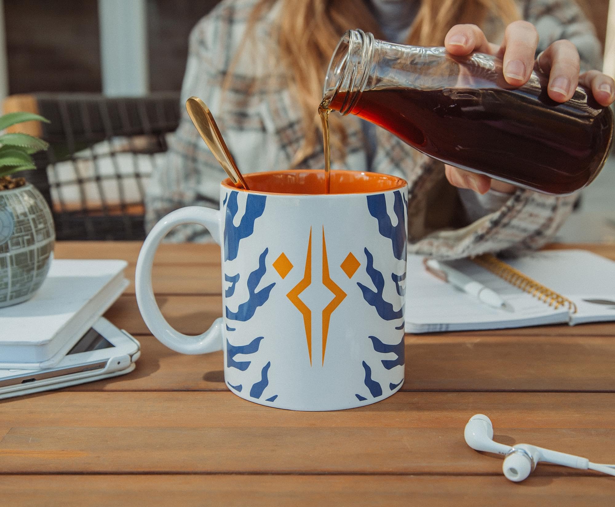 Amazon.com | Star Wars Ahsoka Tano Ceramic Mug | Large Coffee Cup For Tea,  Espresso, Cocoa | Holds 20 Ounces: Coffee Cups & Mugs