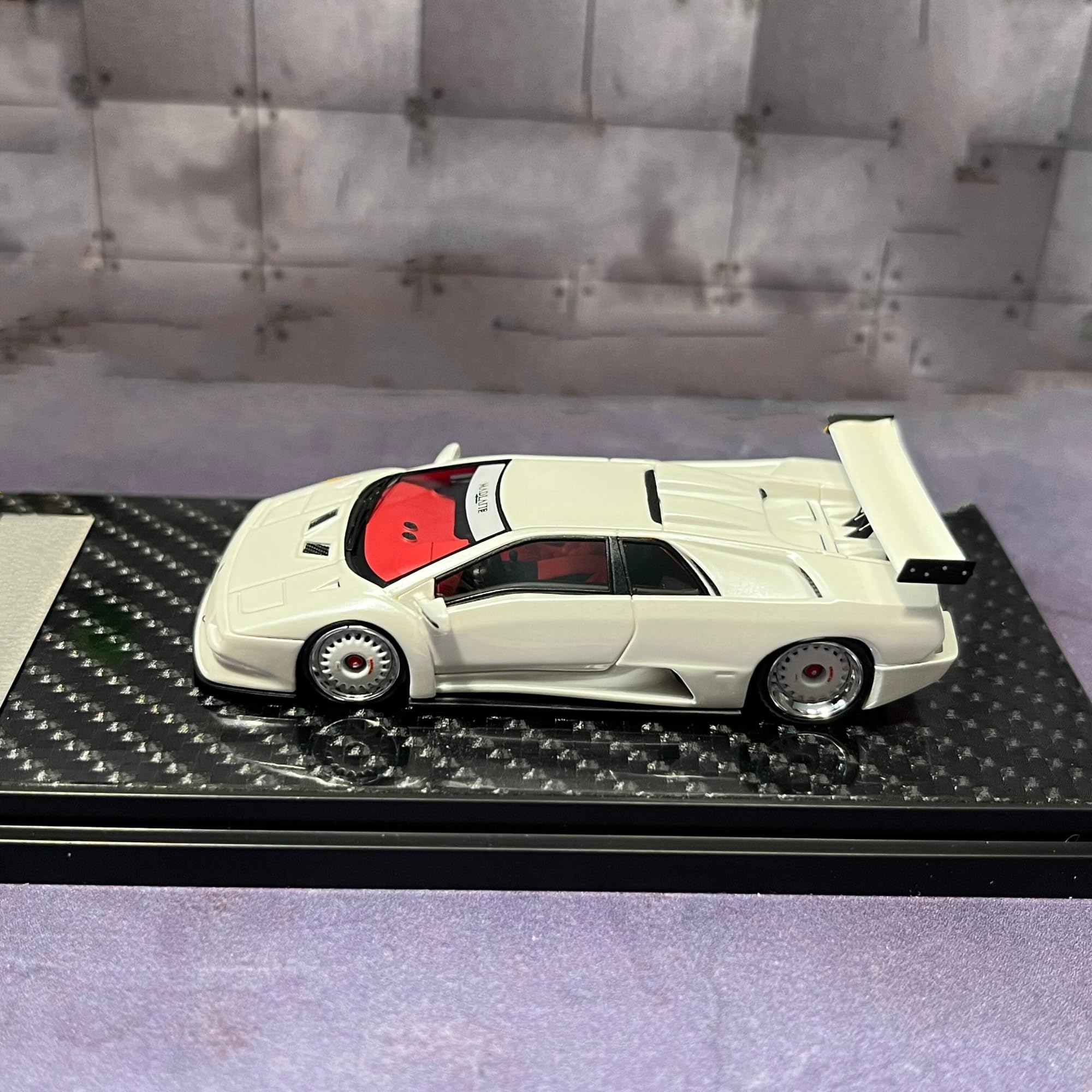 Amazon.co.jp: モデルカーのおもちゃ 1:64 ランボルギーニディアブロ