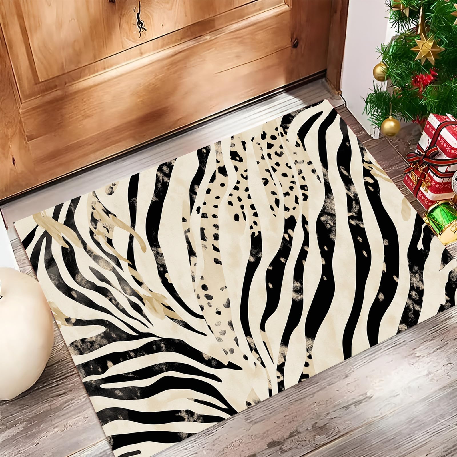 Tapis de sol pour porte d'entrée beige anti-saleté : la solution grand format pour couloir
