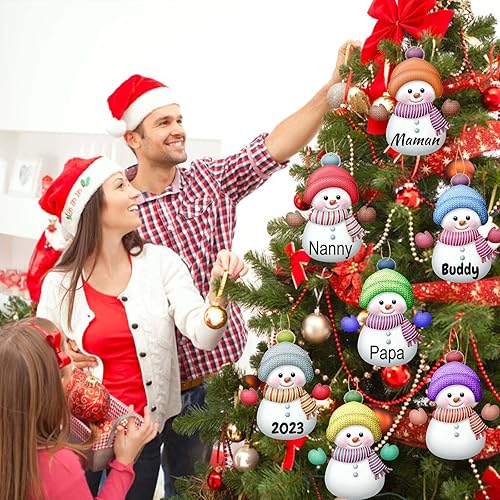 Miniatura 4 de 7 adornos de Navidad personalizados de muñeco de nieve 2023 con nombres, árbol de Navidad, decoración colgante de madera, familia de 2, 3, 4, 5, 6,
