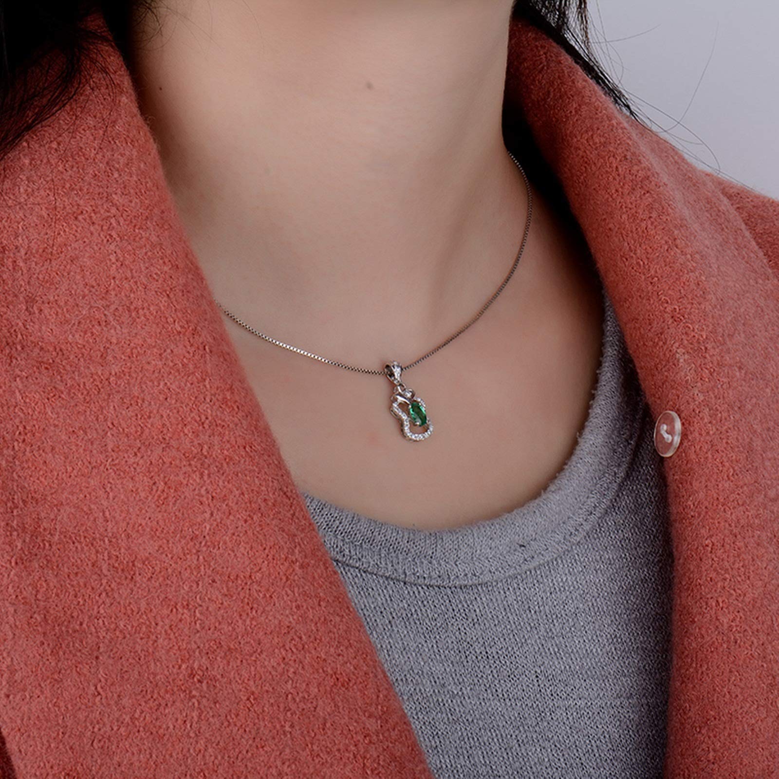 Halskette aus 18-karätigem Weißgold für Damen, 0,5 ct Lab-Smaragd mit 0,19 ct Moissanit-Herz-Halskette, Kettenlänge 18 Zoll