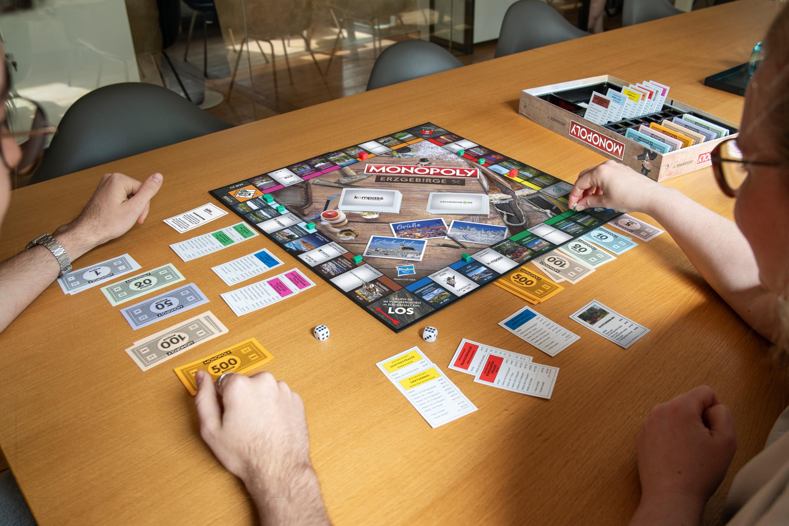 Monopoly Erzgebirge Einzelstück – Regional-Edition von Winning Moves | Brettspiel mit Orten & Traditionen aus dem Erzgebirge | Familienspiel ab 8 Jahren | Heimat-Souvenir & Geschenkidee