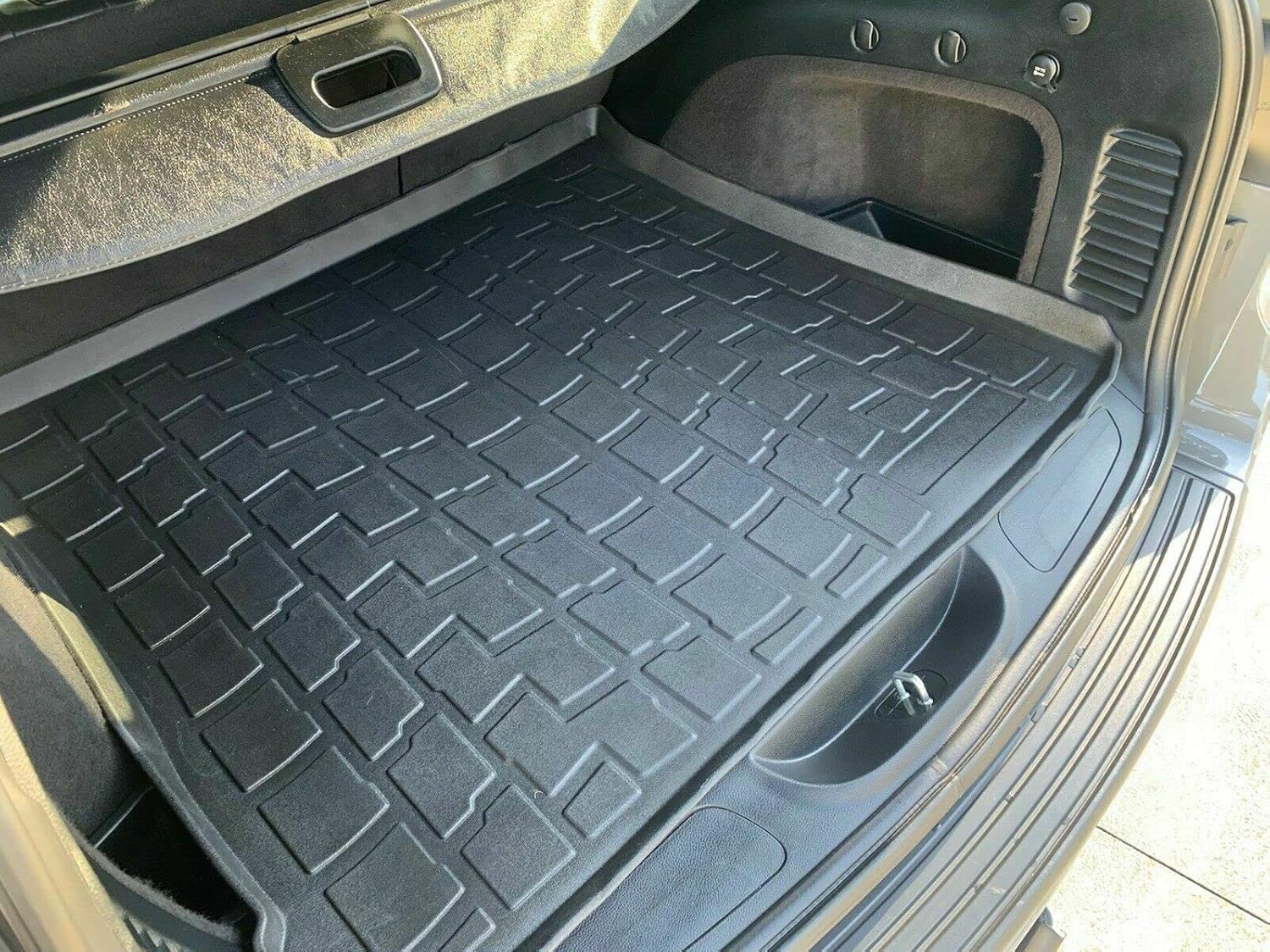 Cargo Liner - Trunk Mat for Jeep Grand Cherokee 2011-2022 – Weather-Resistant Trunk Mats for Cars with Raised Lip – Non-Slip Car Trunk Mat Rubber – Laser Pre-Cut Design
