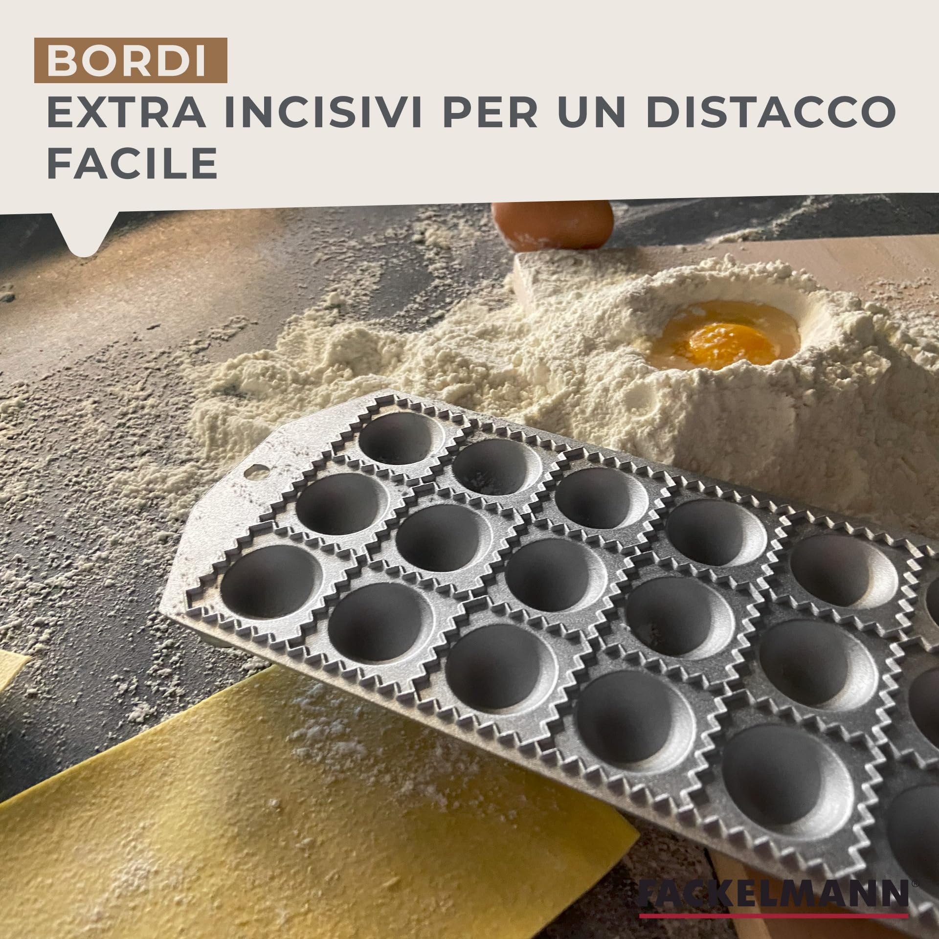 Fackelmann Set pasta fatta in casa con tagliere-spianatoia in legno di faggio e stampi ravioli in alluminio, per ravioli, tortelli e sfoglia fresca, utensili cucina tradizionali per pasta italiana