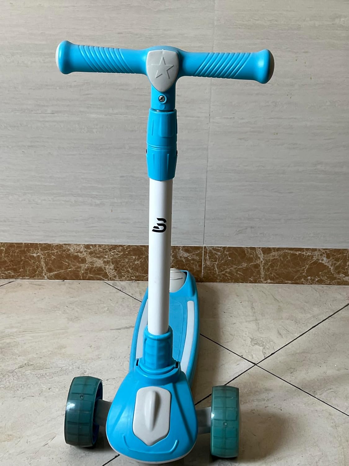 Scooters, 3 Adjustable Height Handlebars, Lean-to-Steer & Widen Anti-Slip Deck