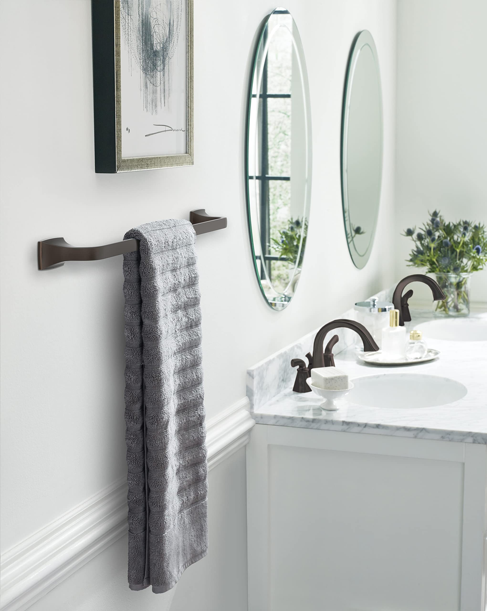 Highland Ridge Oil Rubbed Bronze Transitional 24 in (610 mm) Towel Bar, 24 in. Towel Bar - Image 2