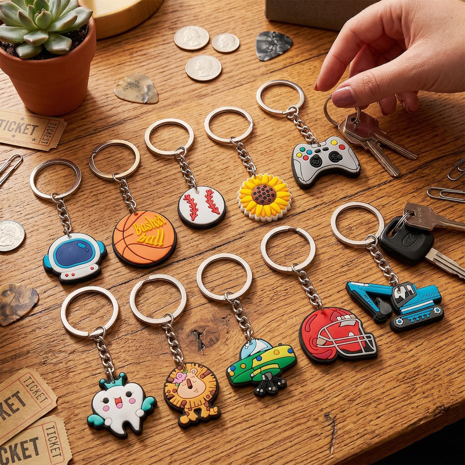 Canberly 30/50/100/200pcs Bulk Keychains, Non-Repeating Cute Keyrings, Assorted Keychains for Rewards, Party Favors, Holiday Gifts