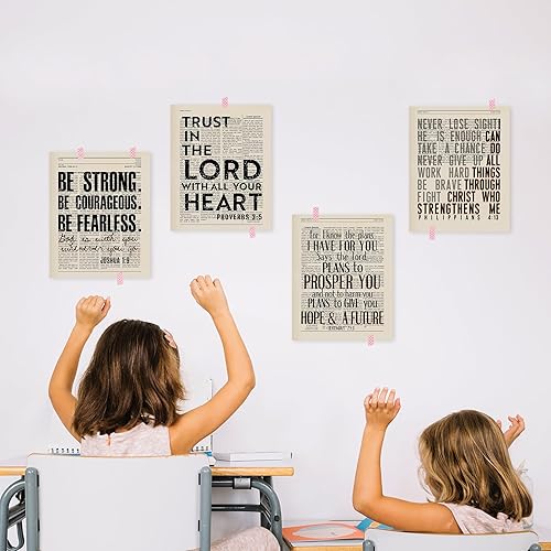Miniatura 5 de Juego de 4 pósteres de arte de pared con versículos bíblicos vintage cristianos para oficina, con texto en inglés "Joshua 1 9", impresiones
