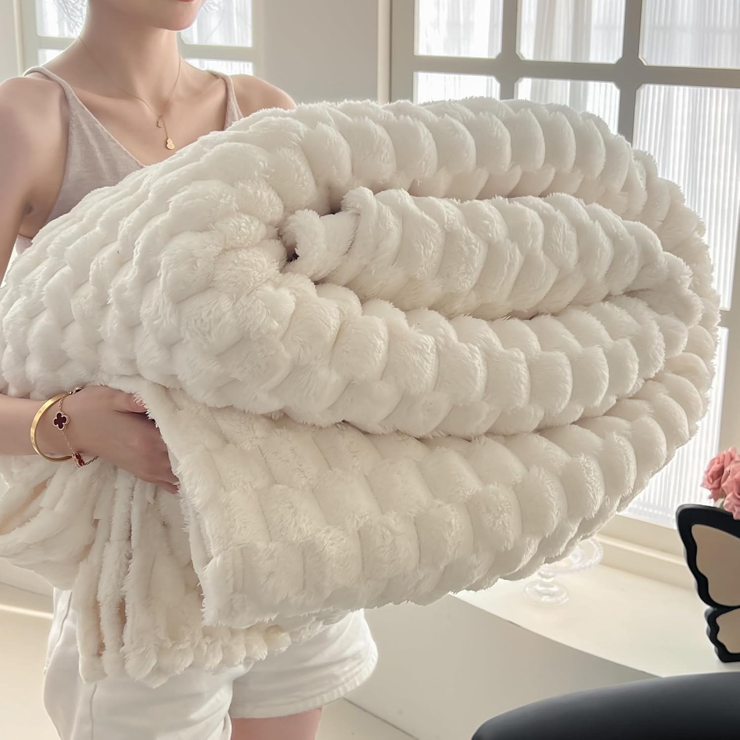 Queen Fleece Blanket for Couch – Super Soft Cozy Throw Blankets for Women Travel,3D Checkered Striped Lightweight Blanket for Girls,All Seasons Flannel Blanket，Bed Home Decor，90×90 Inches