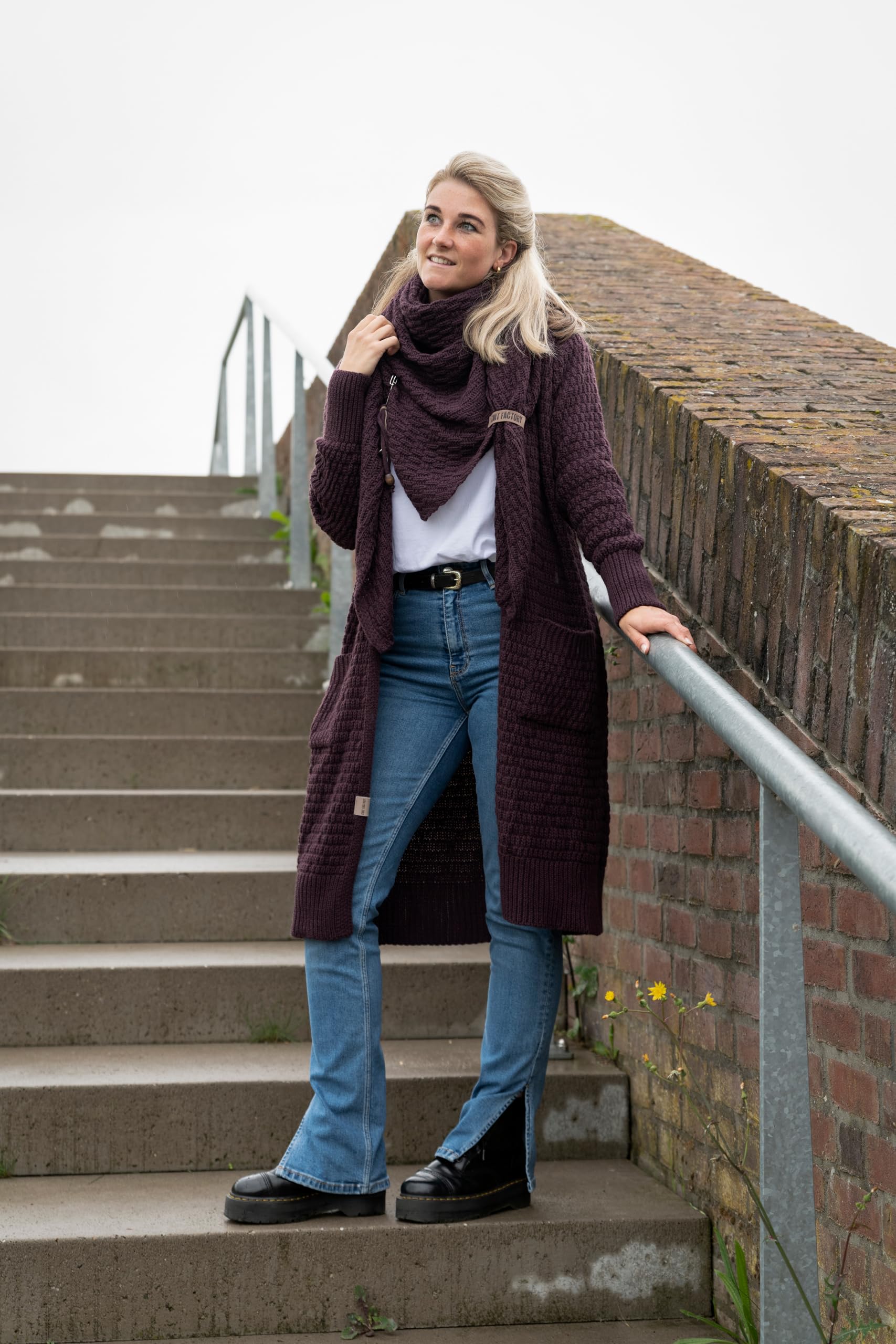 KNIT FACTORY - Dreiecksschal Jaida - Damen Strickschal mit Wolle - Hochwertige Qualität - XXL Schal - 190 x 85 cm