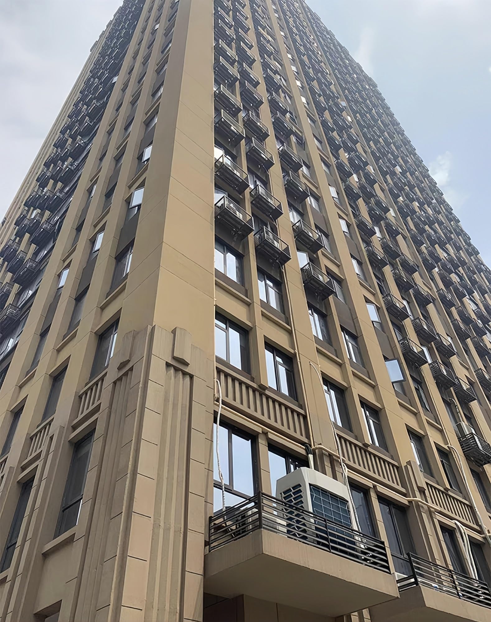 Odporna na warunki atmosferyczne osłona do klimatyzatorów do użytku na zewnątrz, z konstrukcją rolety, kratka ochronna na balkon i do ogrodu, pasuje do pomieszczeń o wymiarach 78,7 x 50,8 x 71,1 cm