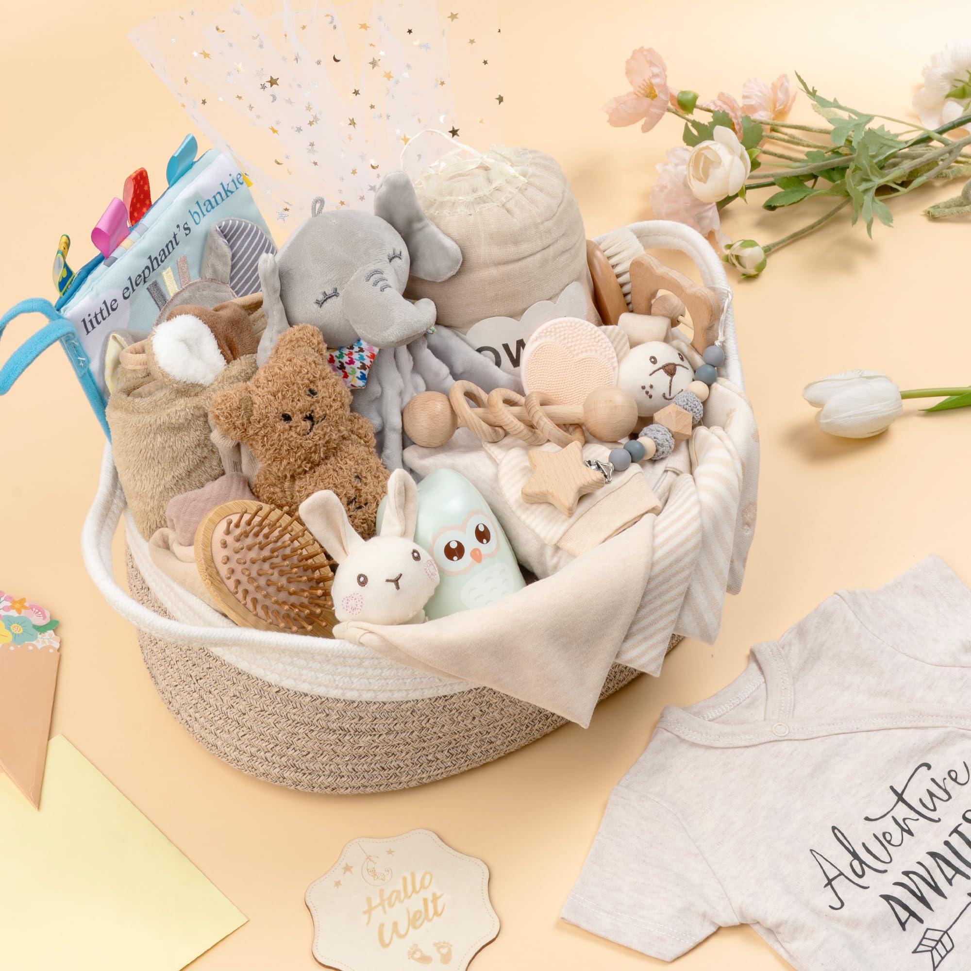 Baby Geschenk 30-teilig ideal als Neugeborenen Geschenk für Jungen & Mädel. Enthält: Kapuzenbadetuch, Baby Set, schmusetuch，Kuscheltier, Rassel, Kamm und Grußkarte (Khaki)