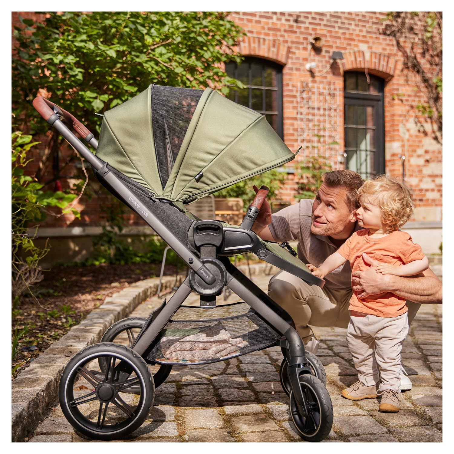 hauck Poussette Compacte, Couvre Jambes et Canopy XL, Comfort N Care Black | Grandes roues caoutchouc, poignée réglable, siège réversible, UPF 50+, position allongée dès la naissance à 22 kg / 4 ans