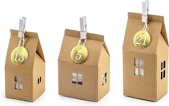 PartyDeco Casas de calendario de Adviento DIY – Juego de manualidades de Navidad de 24 piezas | Crea tus propias casas de papel con cordel blanco, etiquetas doradas y clavijas de madera | Perfecto