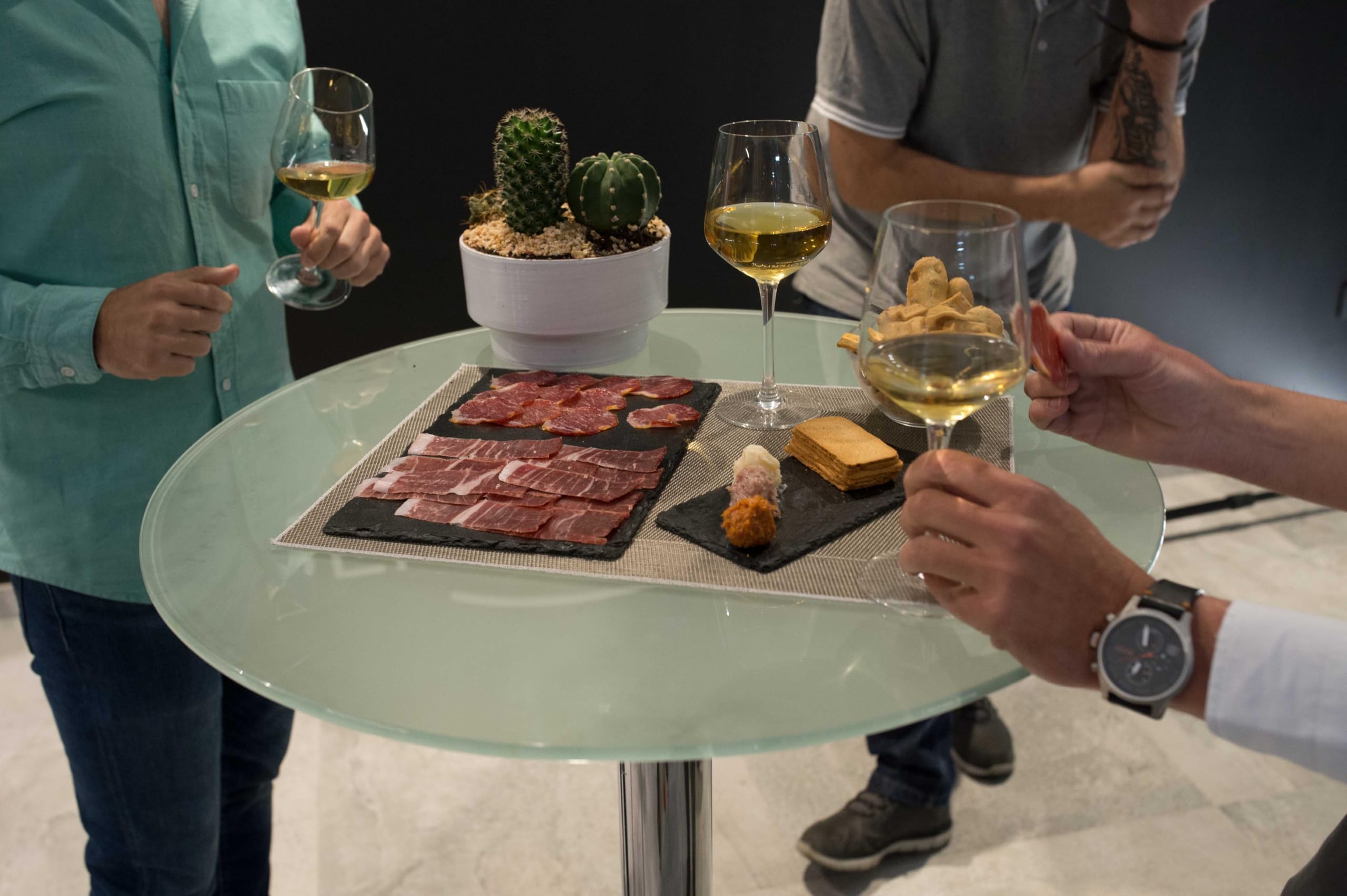 BELLOTERRA | Caña de Lomo (Lende) aus Eichelmast 100% Iberisch | Halbes Stück 500-600 gr | 4-5 Monate gereift | Reinrassig Iberisch | Vakuumverpackt | Handwerkliche Gourmet-Wurst