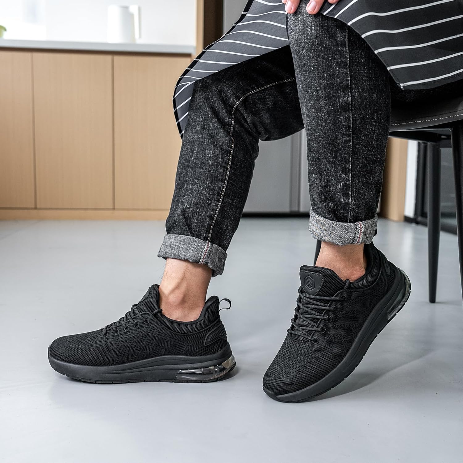 LARNMERN Men's Non Slip Work Shoes Waterproof Casual Walking Chef Kitchen Working Footwear Lightweight Breathable Snakers - Image 2