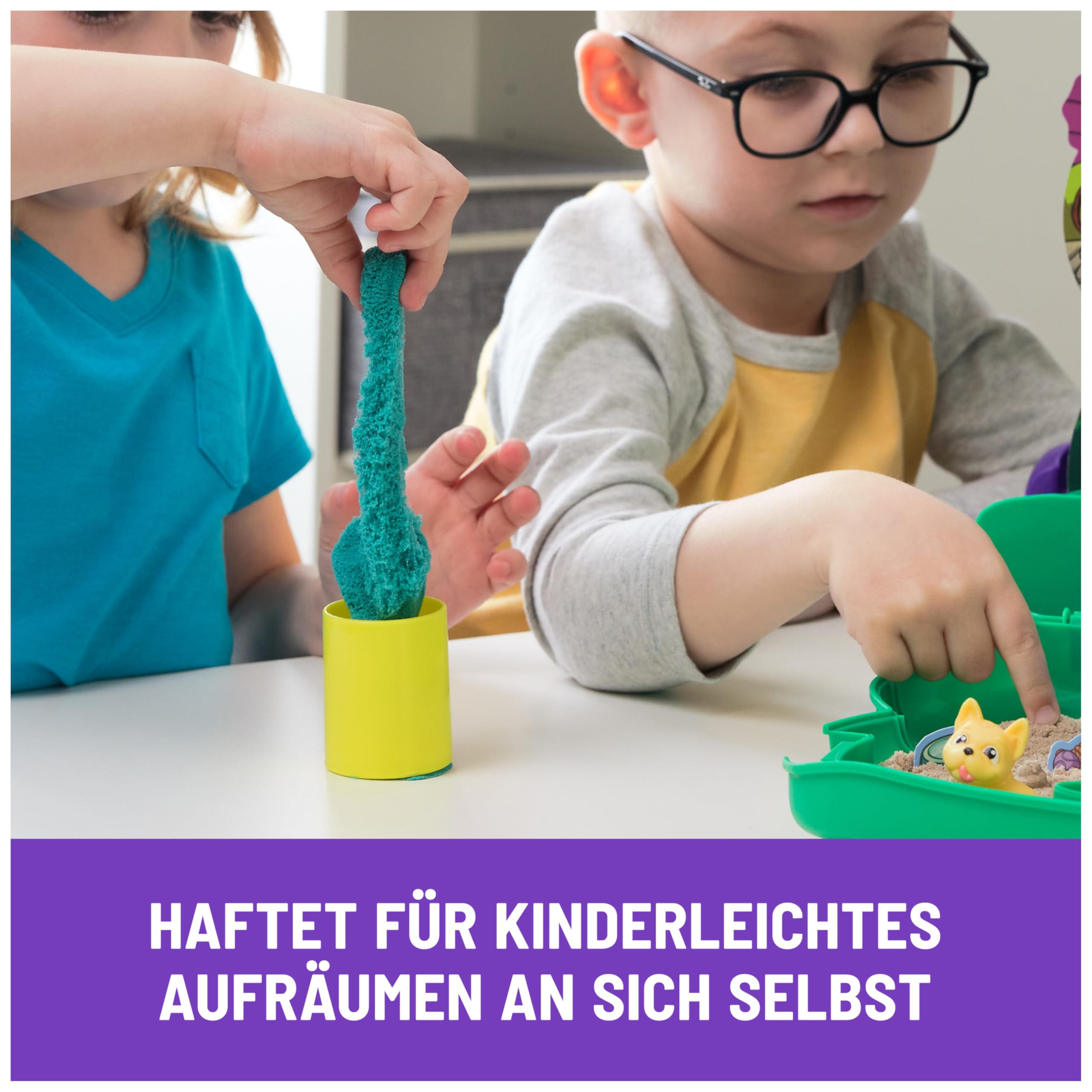 Kinetic Sand Hunde Park Koffer - mit 680 g original kinetischem Sand aus Schweden, erfüllt alle gesetzlichen Anfordreungen, mit 3 Hunden und 2 Werkzeugen, für Kinder ab 3 Jahren