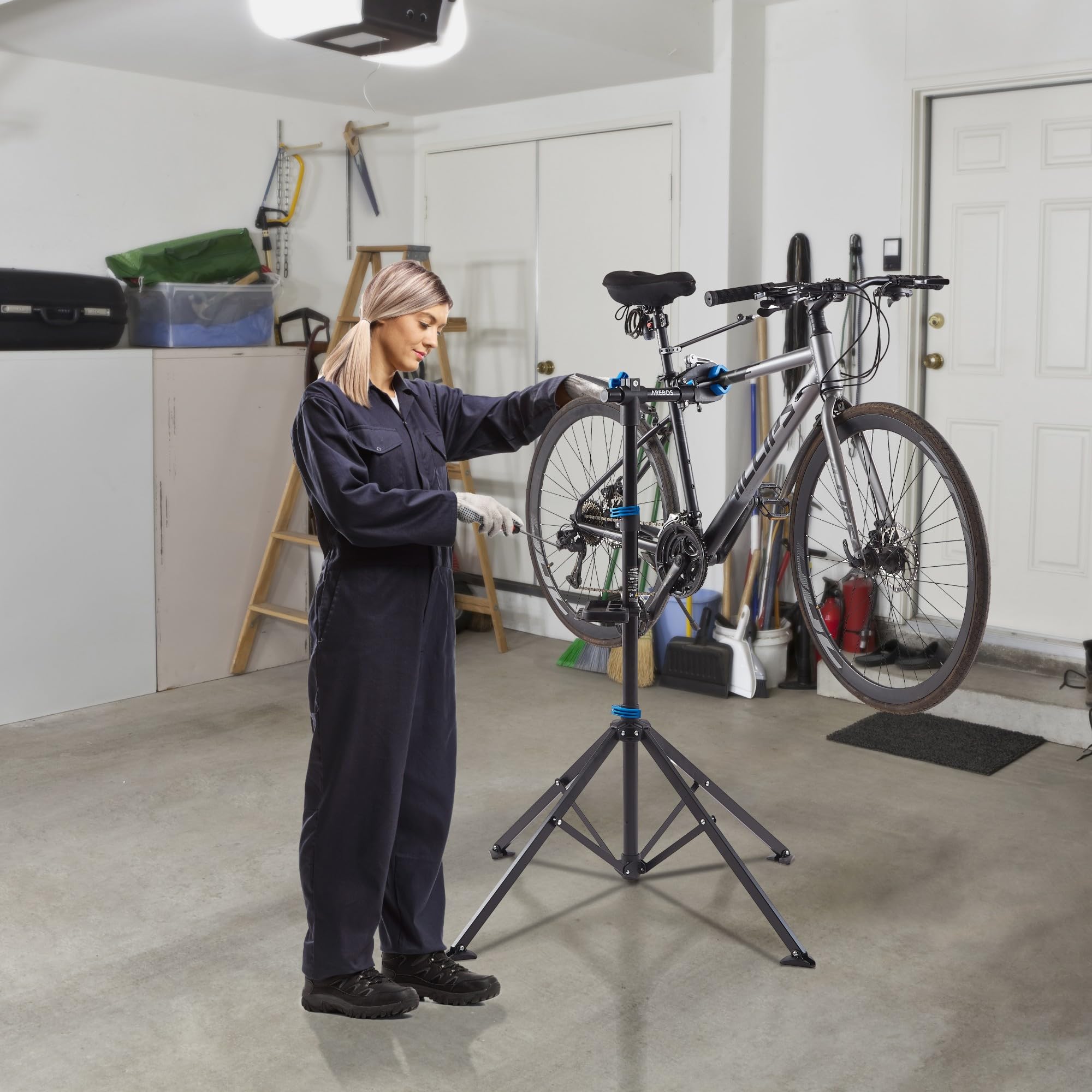 Arebos Fahrrad-Montageständer mit Tasche, 360° drehbar, für Mountainbike, E-Bike und Citybike, mit Schnellspannvorrichtung, Profi-Reparaturständer Schwarz/Blau