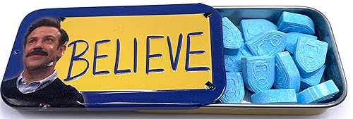 Miniatura 3 de Ted Lasso Believe In Believe - Caramelo con sabor a frambuesa azul (1) Lata coleccionable llena de caramelos con Ted Lasso