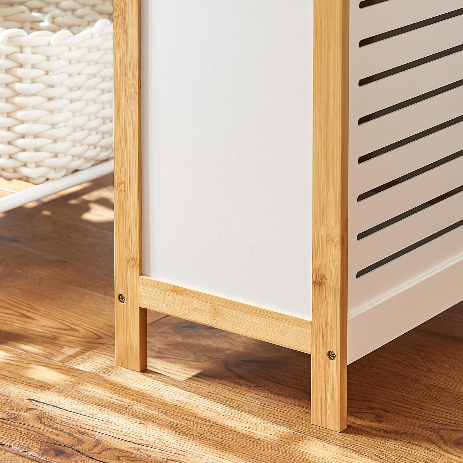 SoBuy Cesto portabiancheria sporca Mobile bagno Mobiletto salvaspazio L50*P30*A60 cm bianco e legno FSS66-WN