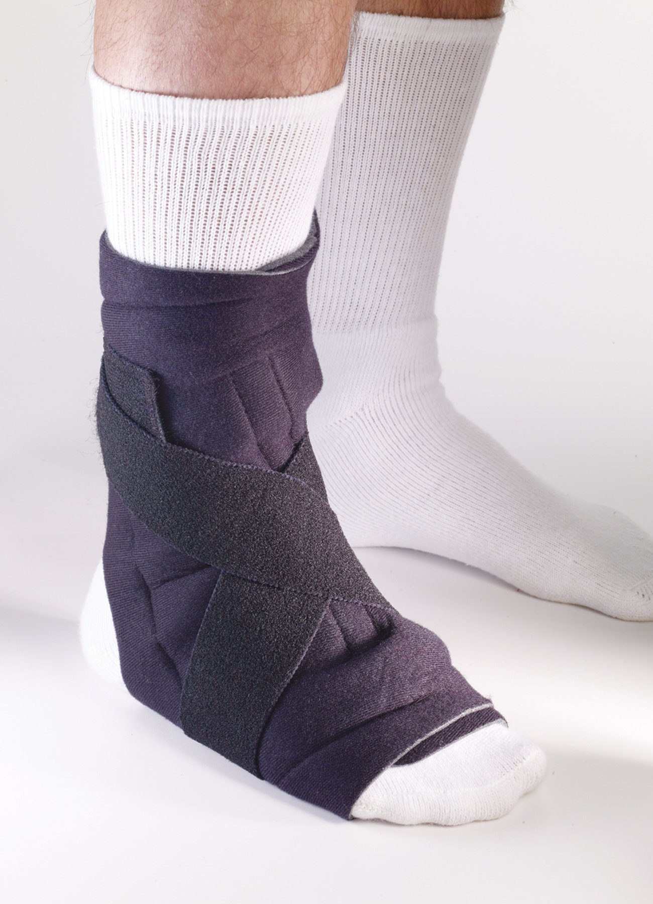 CorflexCRYOTHERM Ankle WRAP W/4 GELS - Fits up to 14" Ankle Circumference