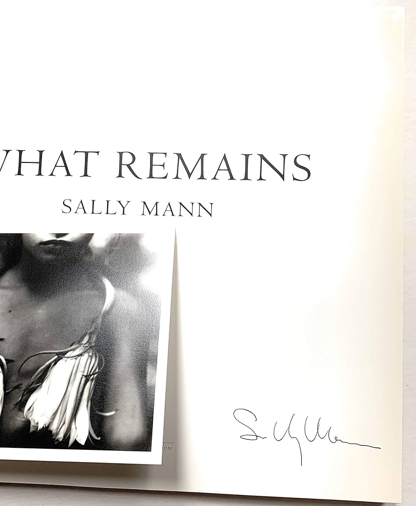 洋書　写真集　Sally Mann: What Remains What Remains: Mann, Sally: 9780821228432: Books - Amazon.ca
