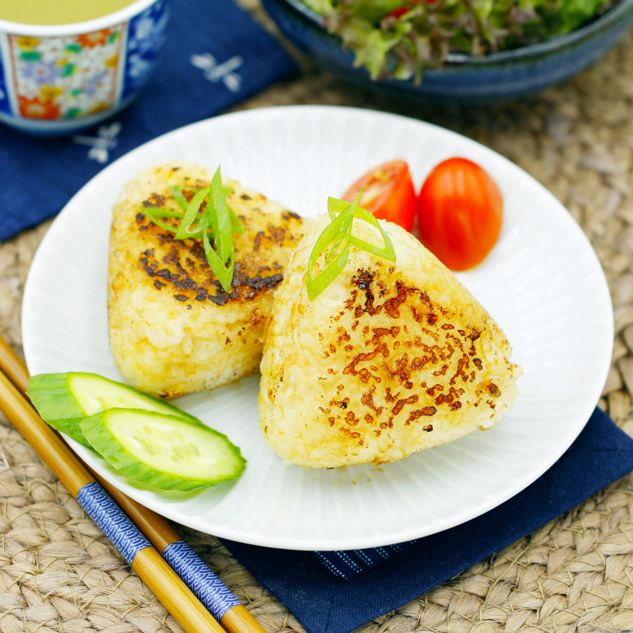 Onigiri Kochset für japanische Reisdreiecke – für 18 Reisbällchen, 5-teilige DIY Onigiri Box, inkl. 3 Rezeptideen, vegan, Geschenkidee für Anime Fan