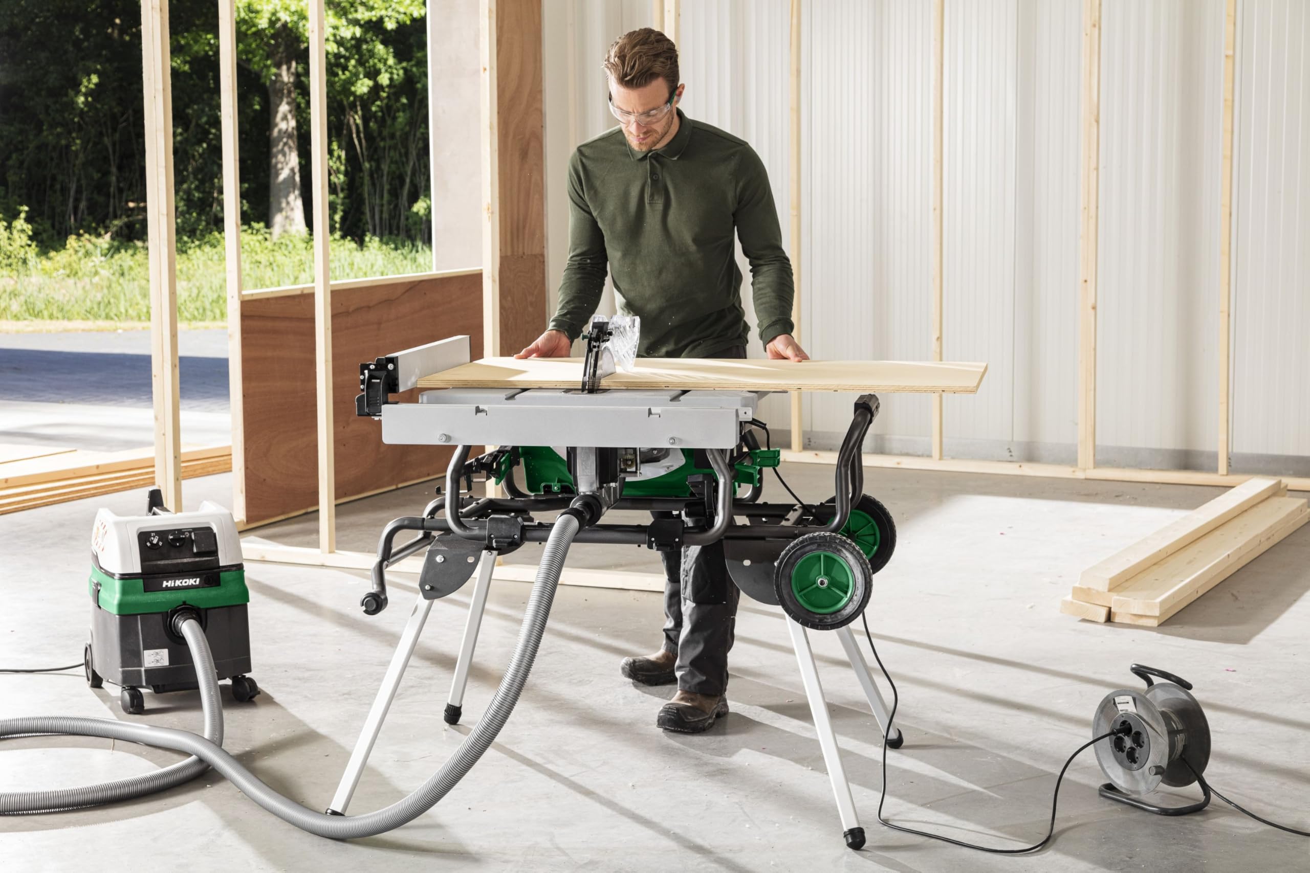 HiKOKI C10RJ Scie Circulaire de Table, 1500W, Lame 255mm, Frein Électrique | Hauteur de coupe 79mm à 90°, démarrage progressif, table extensible 880x709mm, guide parallèle et d'angle inclus