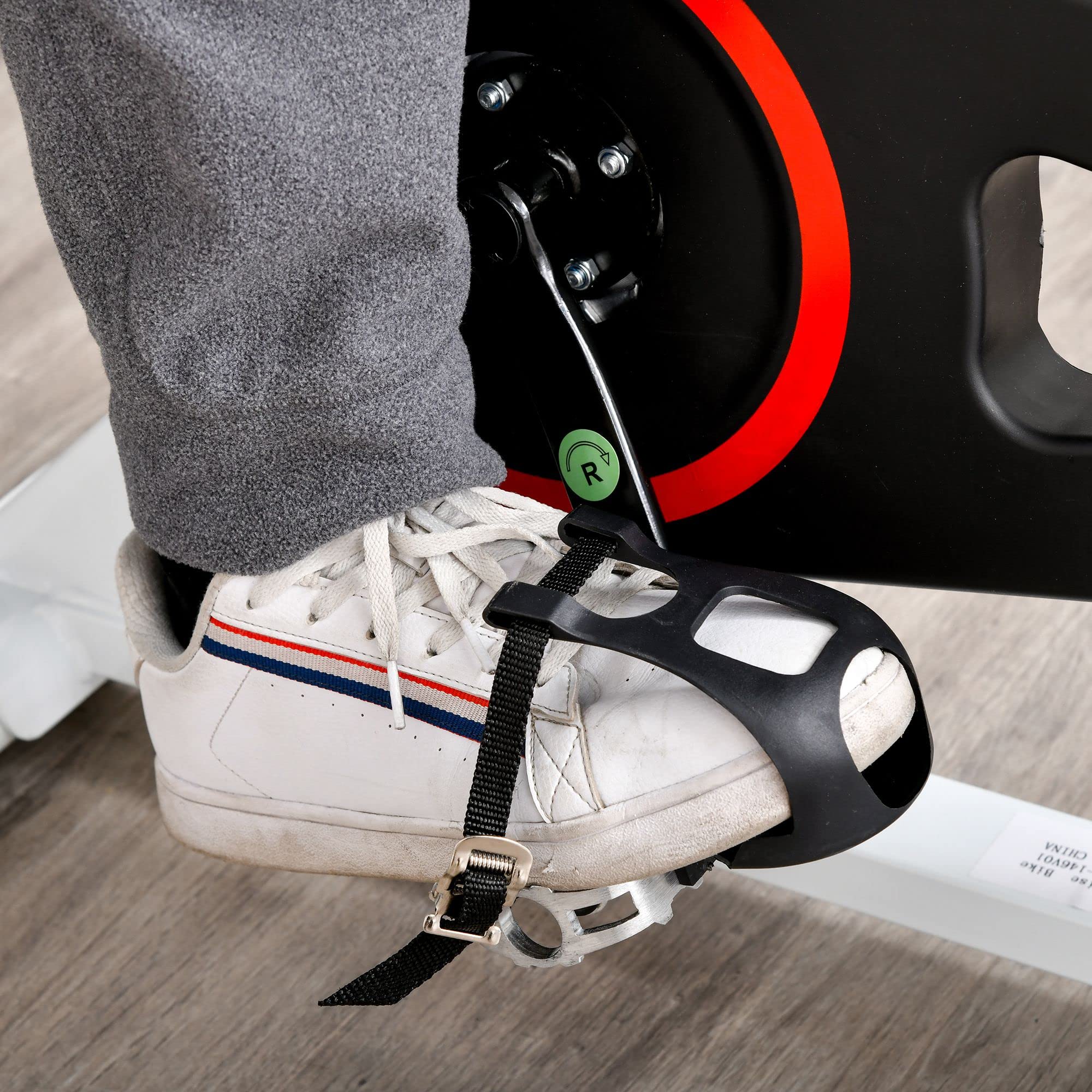 HOMCOM Cyclette da Casa, Bicicletta Indoor Silenzioso con Resistenza Regolabile, Manubri e Sella Regolabile, Volano da 8 kg, Vassoio Portaoggetti, Monitor LCD, Portabottiglie, Ruote