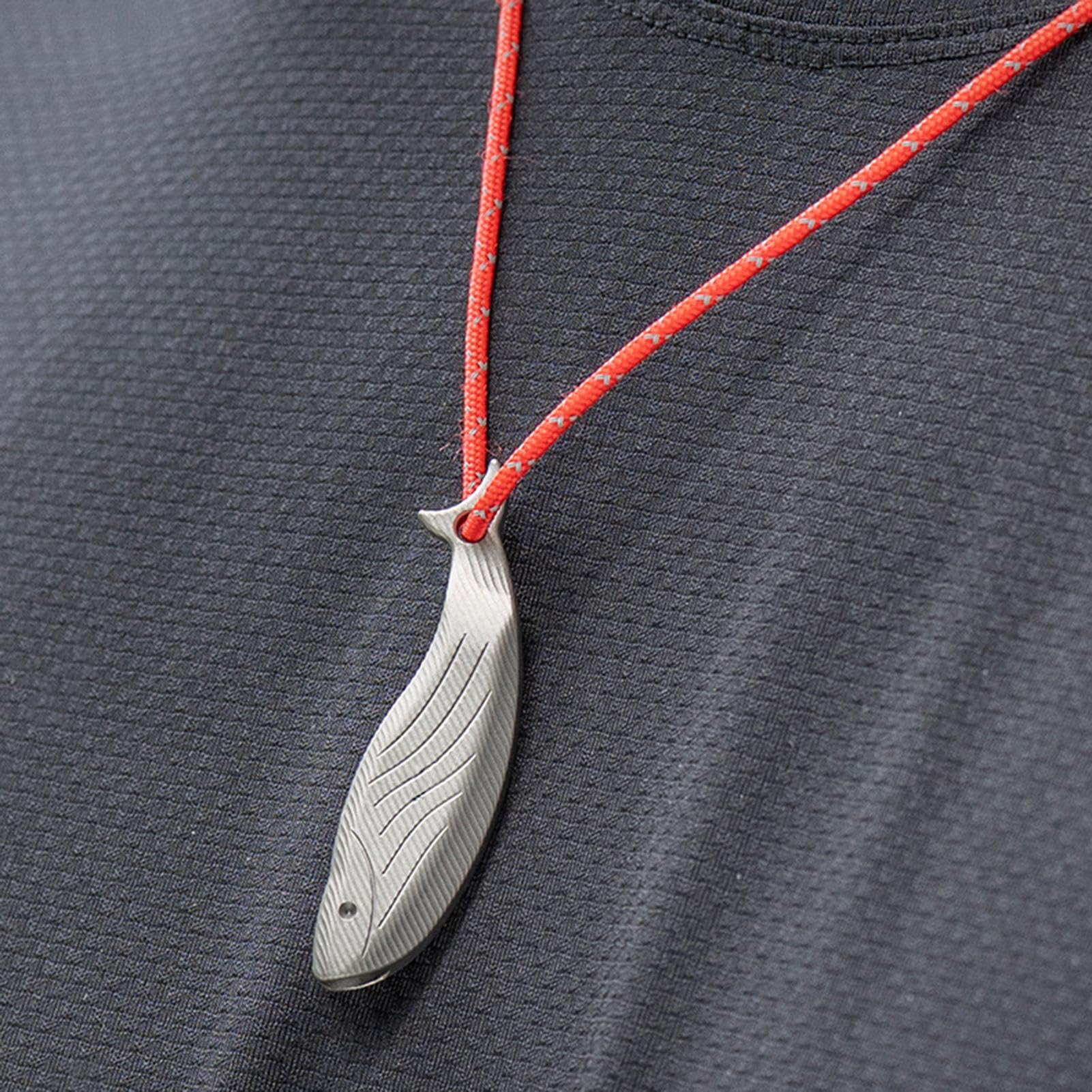 Sifflet De Sécurité 120dB En Titane - Porté Autour Du Cou, Pour Bateau, Paddle, Randonnée, Alpinisme, Survie - Léger Et Résistant