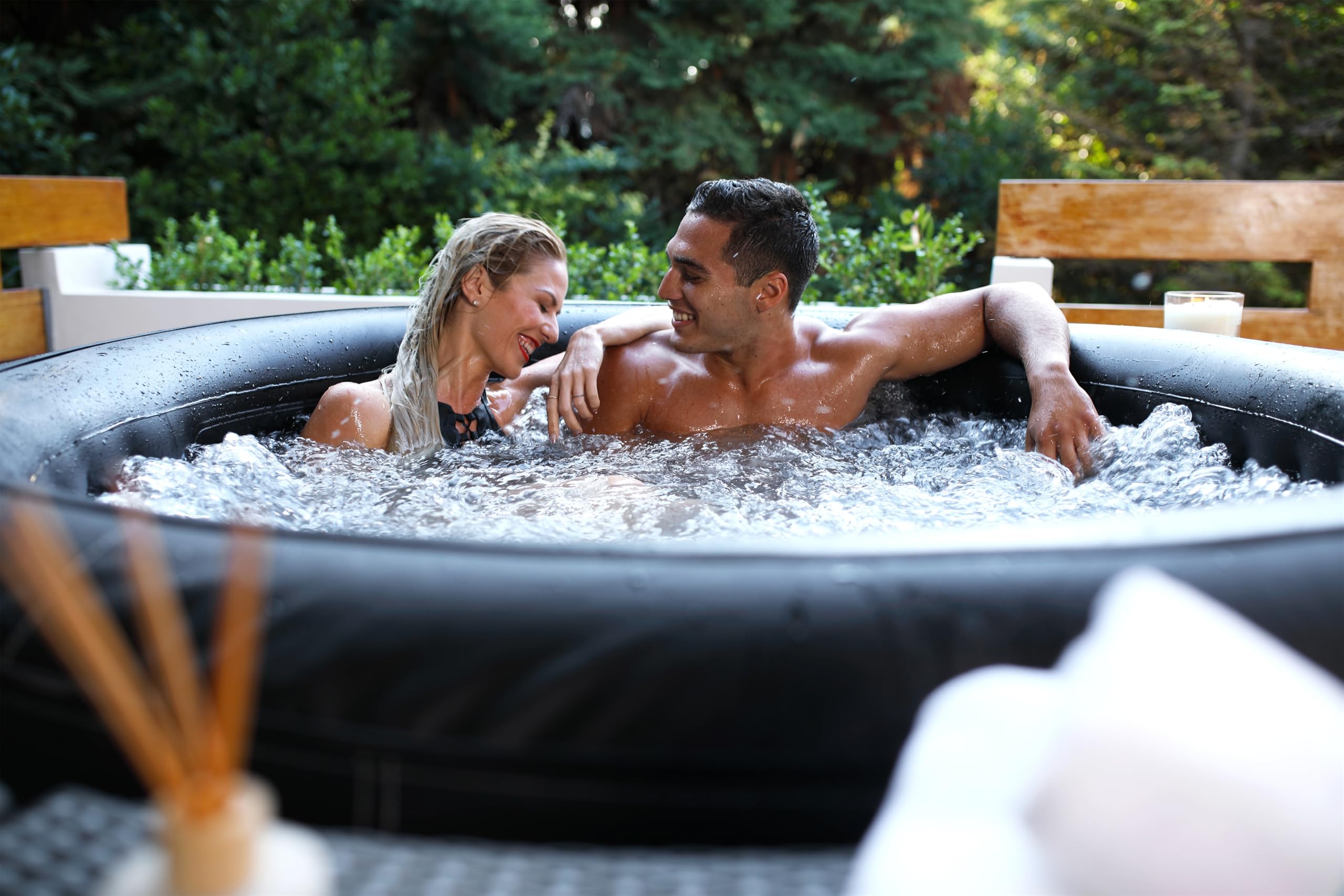 MSPA Whirlpool Camaro, 204x204x70 cm – Aufblasbarer Whirlpool für 6 Personen mit 138 Massagedüsen, PTC-Heizung, UV-Desinfektion & Rhino-Tech 6-Schicht-Material | Selbstaufblasend, Digitale Steuerung