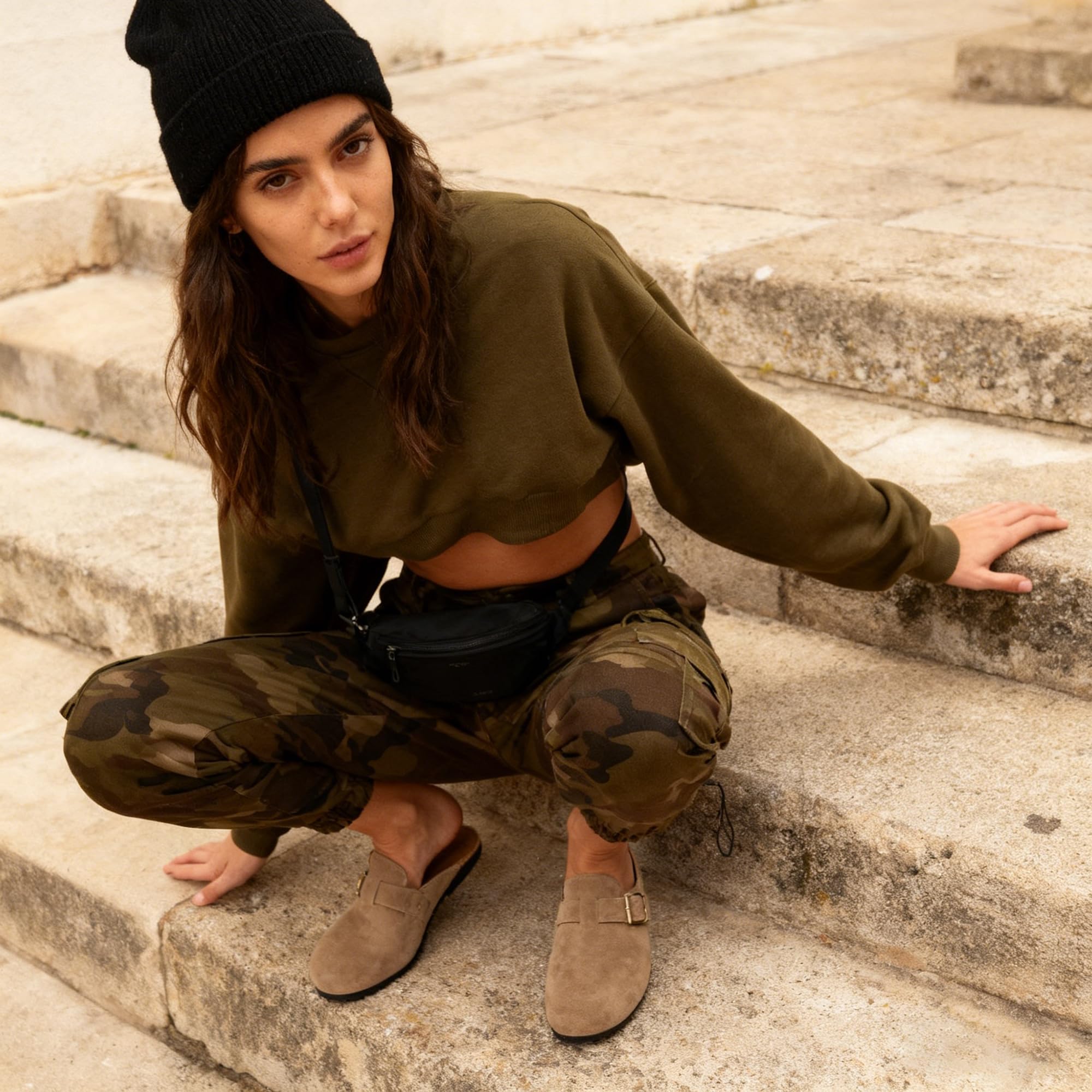 GLAMORA Zuecos Mujer Zapato Plano con Hebilla, Mocasín Cómodo con Plantilla Acolchada, Suela Antideslizante, Calzado Casual para Oficina y Diario, Estilo Urbano Elegante