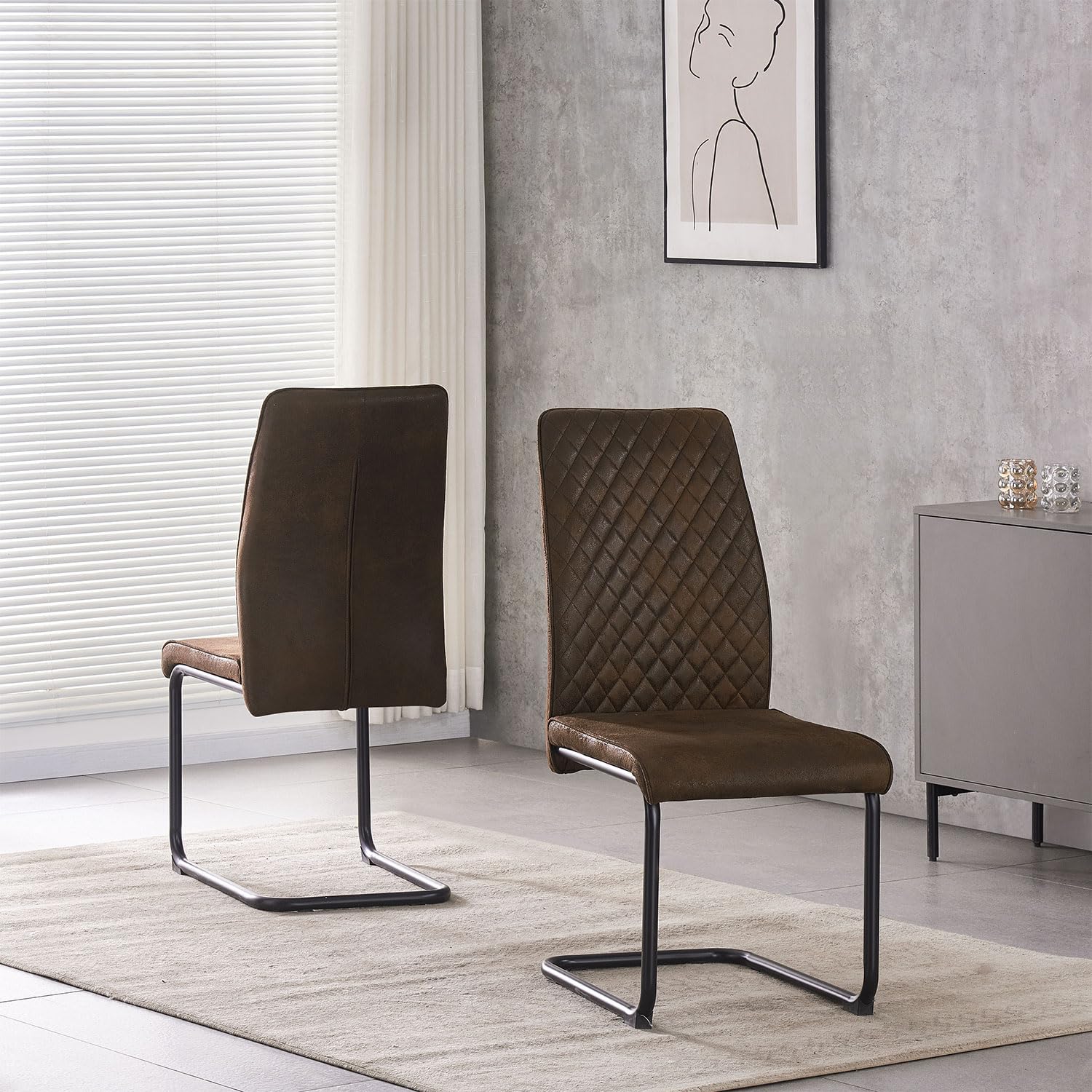 B&D home® Esszimmerstühle Theo 4er-Set – gepolsterte Freischwinger mit Rautensteppung, Wildlederoptik Braun, ergonomische Sitzfläche, schwarzes Metallgestell, Industrial Design für Küche & Esszimmer