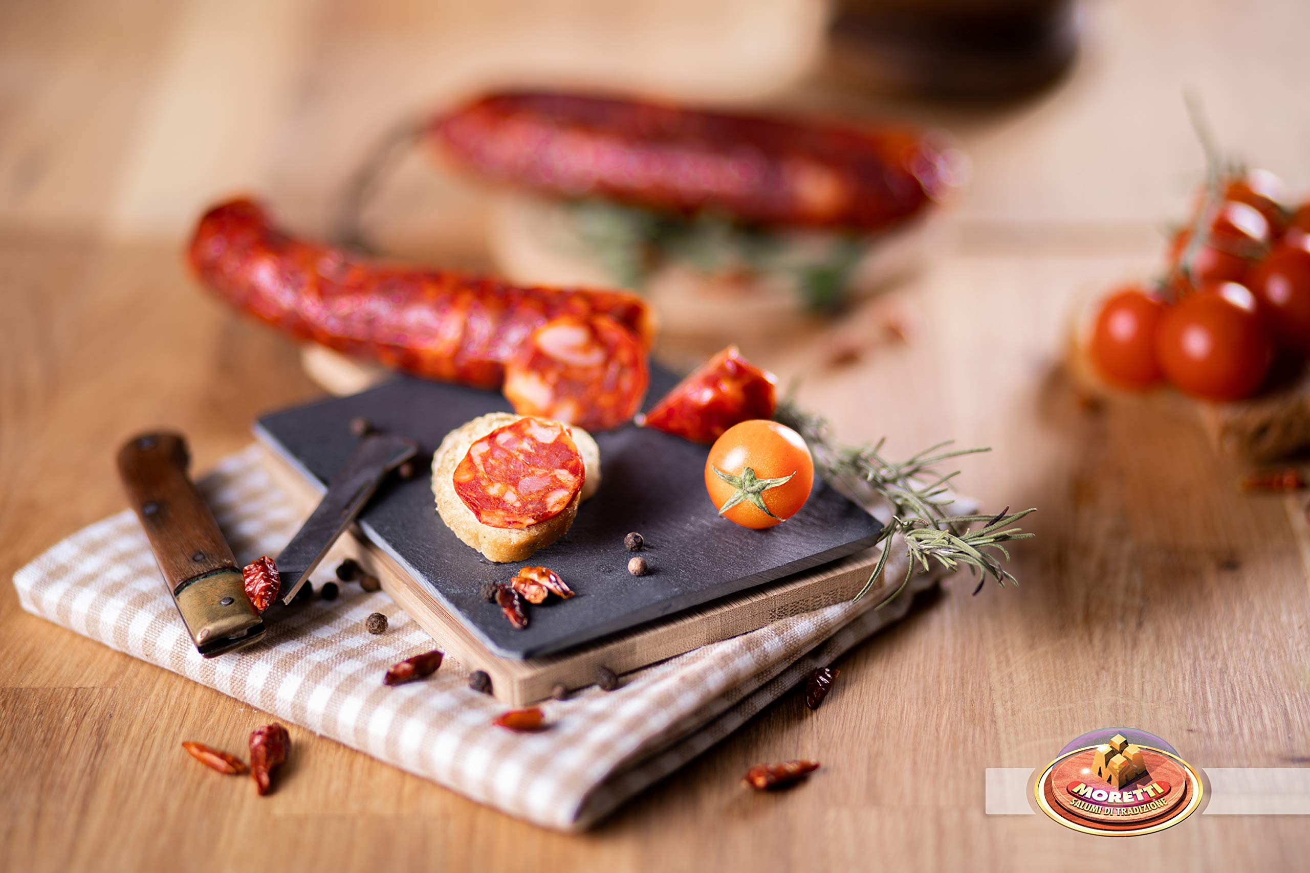 Moretti® Salchicha Artesana Condimentada | 600g / 700g Envasado al vacío 2 Paquetes | Salami Puro De Cerdo | Chile de Calabria orgánico sin OMG | (Picante)