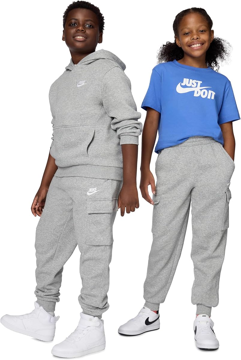 Pantalones cargo de tejido polar Nike Sportswear Club para niños