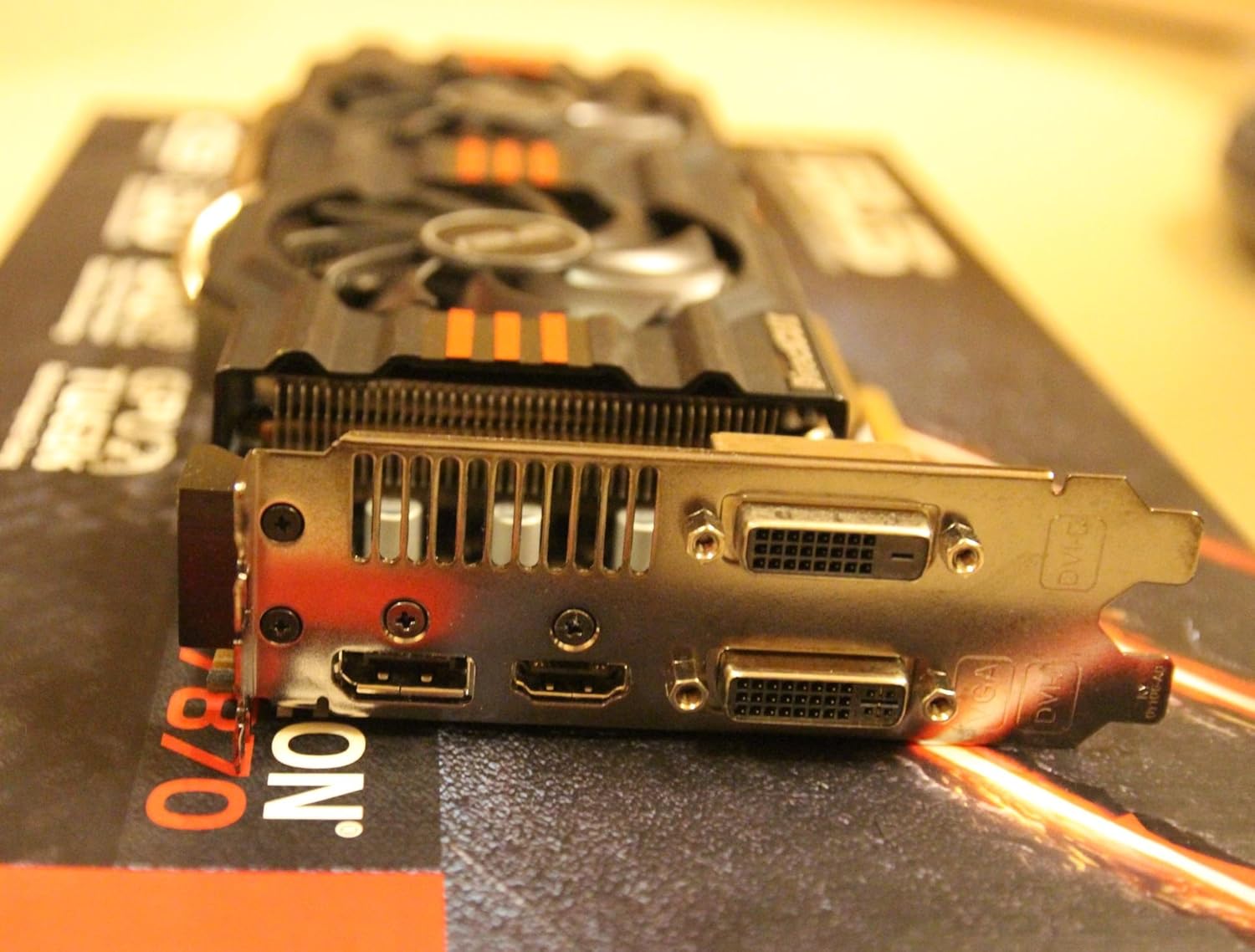 ASUS 90-C1CS50-L0UAY0BZ Scheda video ASUS 90-C1CS50-L0UAY0BZ Scheda video