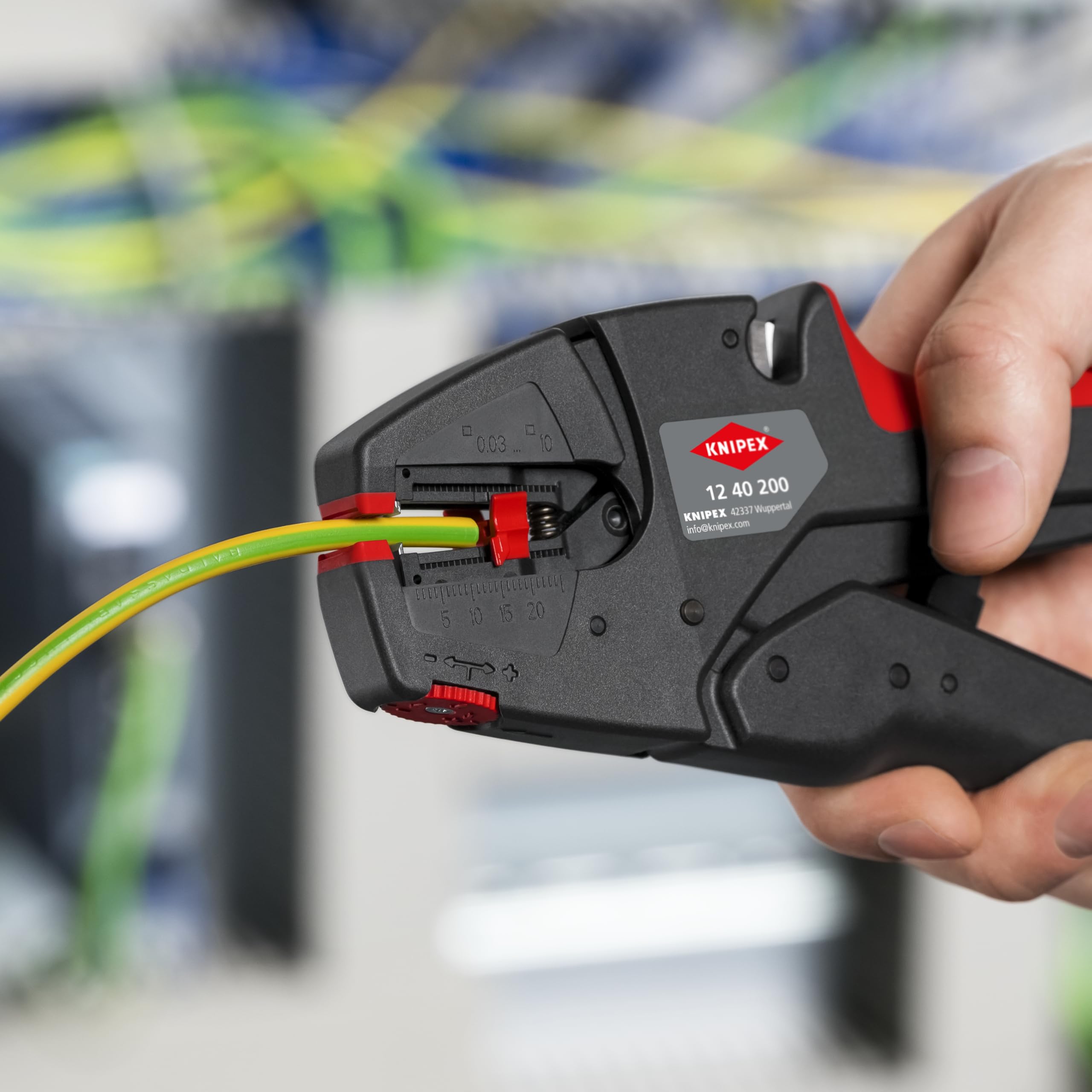 KNIPEX EvoStrip Selbsteinstellende Abisolierzange 200 mm 12 40 200