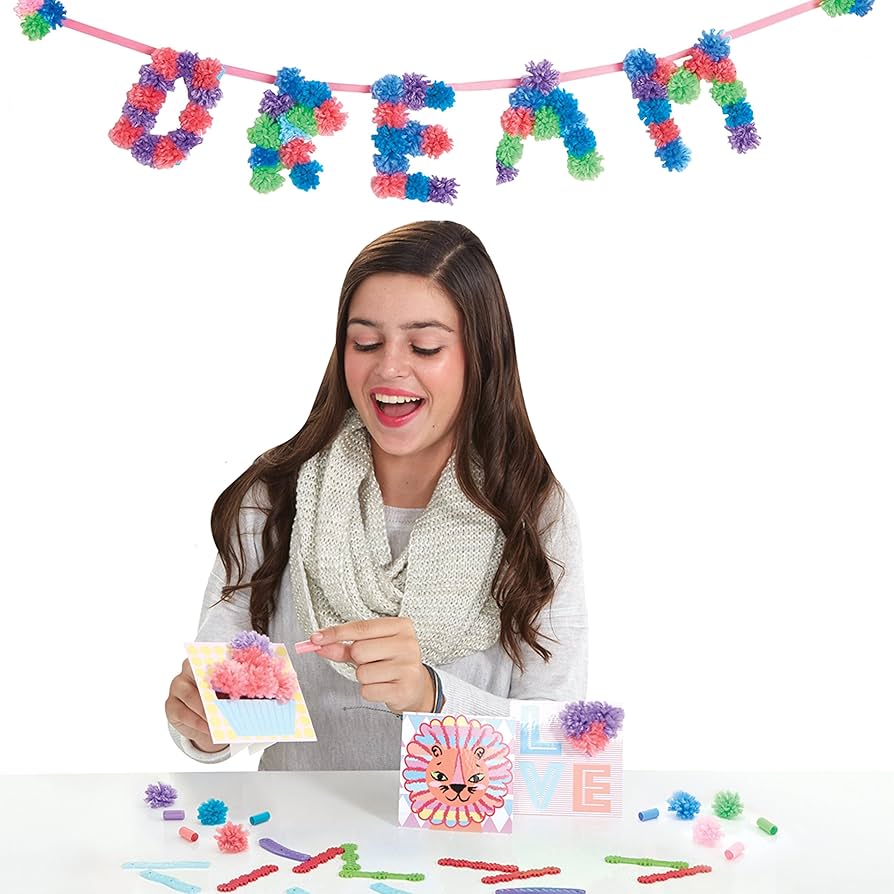 Amazon.com: Pom Pom Wow! - Snap & Decorate Set : Arts