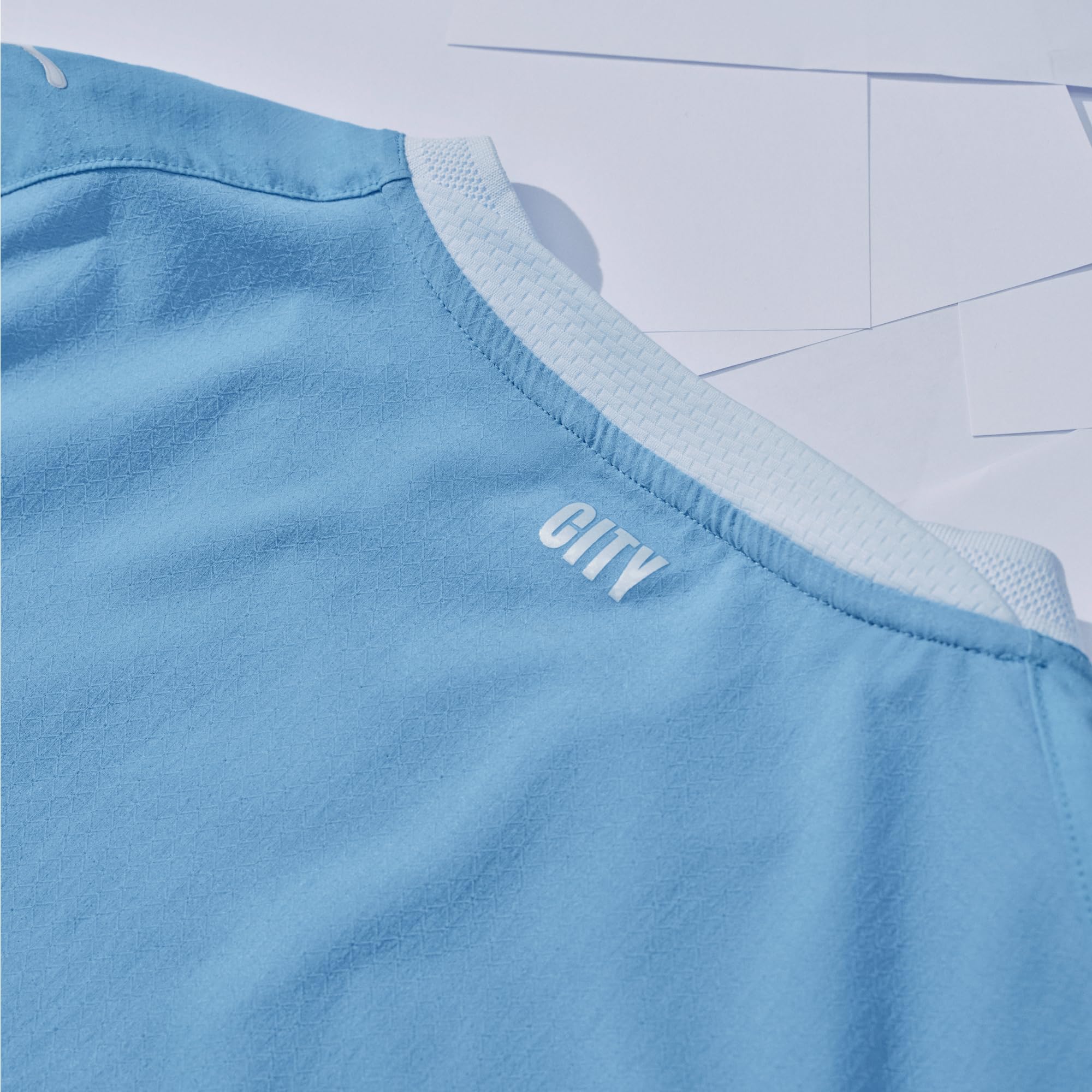 PUMA Herren Manchester City Authentisches Heimtrikot 2026/27 - Blau | Inklusive Geschenkbox; schmale Passform; kurze Ärmel; leichtes ULTRAWEAVE-Material; atmungsaktiv