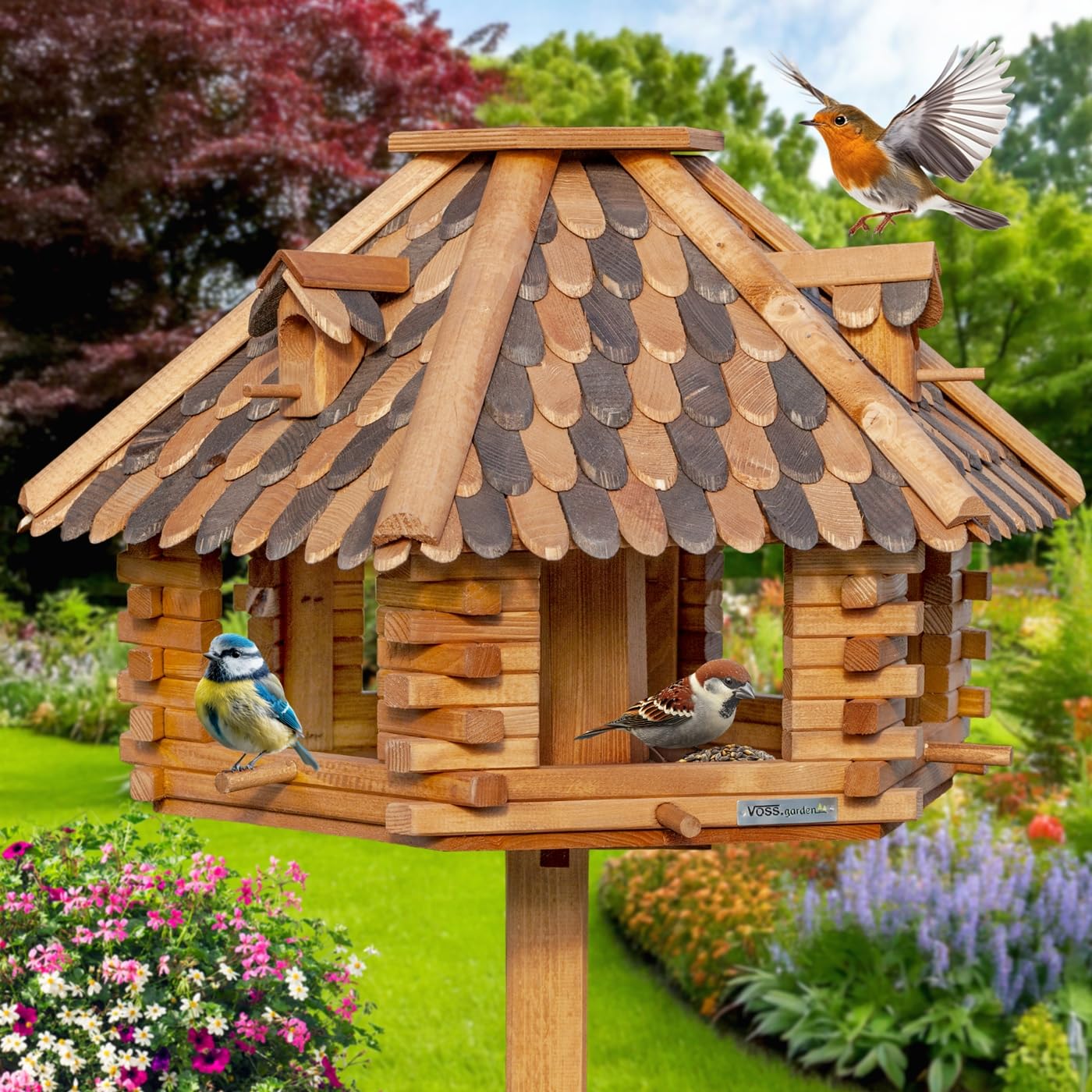 VOSS.garden Großes Vogelhaus Herbstlaub, Imprägniertes Holz, 50cm Durchmesser Futterplatte, Mit Sitzstangen für Vögel, Vogelhaus Vogelvilla Futtervogelstation