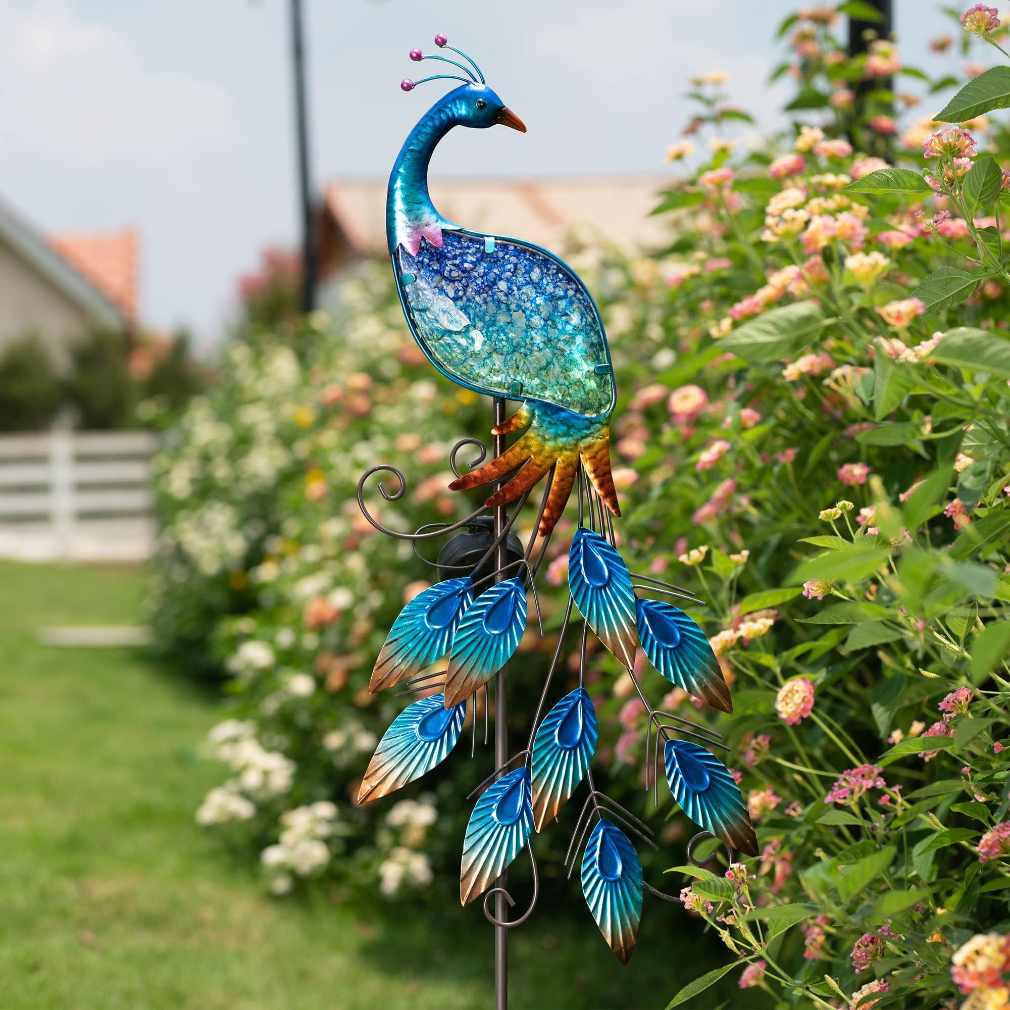 TERESA'S COLLECTIONS Gartendeko für draußen, Solarlampe für Außen, Pfau Gartenleuchte Metall wasserdichte Wegeleuchte für Terrasse,Hof,Blau, Geschenk für Frauen/Mama/Papa,102cm(L)