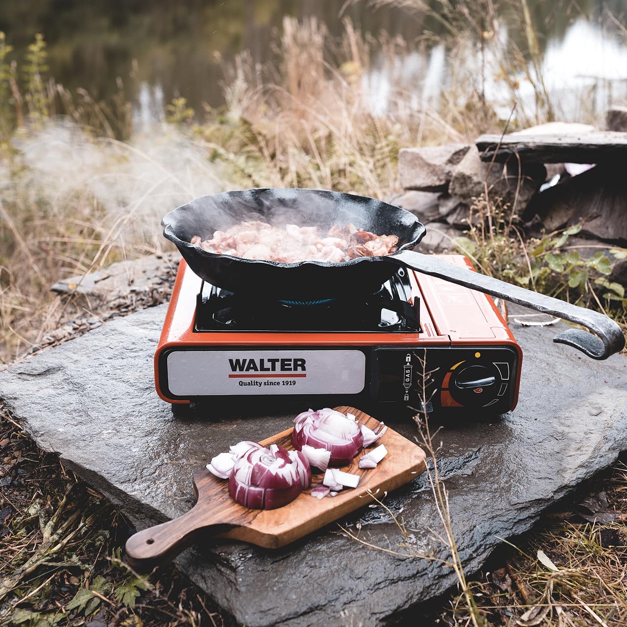 WALTER Campingkocher Gourmet mit Piezo, 2,2 kW Leistung | Zuverlässiger Gaskocher für Outdoor-Abenteuer, Einfach zu bedienen, Kompaktes Design, Zum Kochen beim Camping und unterwegs